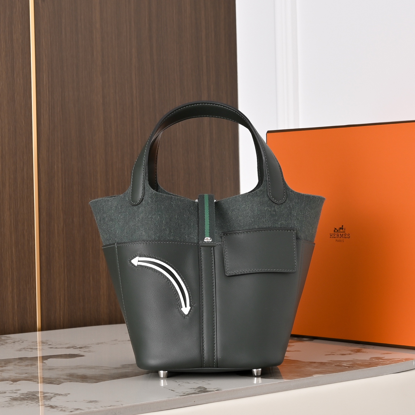 NO:851285,HERMES GoTeam series patchwork felt vegetable basket,Hermes,hermes,hermes,Hermes,19860909HERMES 爱马仕 GoTeam 系列 拼皮毛毡菜篮子,爱马仕,hermes,hermes,Hermes,,Bag