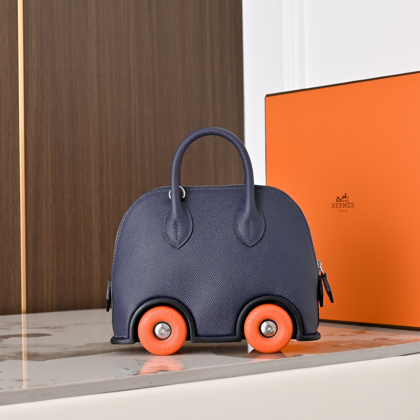 NO:811869,In stock, new limited edition, the fastest on the entire network, bowling wheel bag, sapphire blue, esom leather imported from France, Hermes, hermes, Hermes,19860909现货现货,新款限量款全网最快,保龄球轮子包,宝石蓝,法国进口esom 皮,爱马仕,hermes,Hermes,,Bag