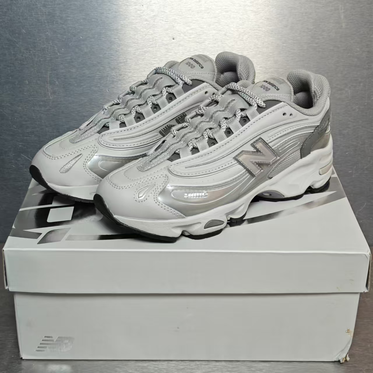 New Balance 1000 Retro Sneakers - Timeless Style and Ultimate Comfort 3 a1735115387834 8708