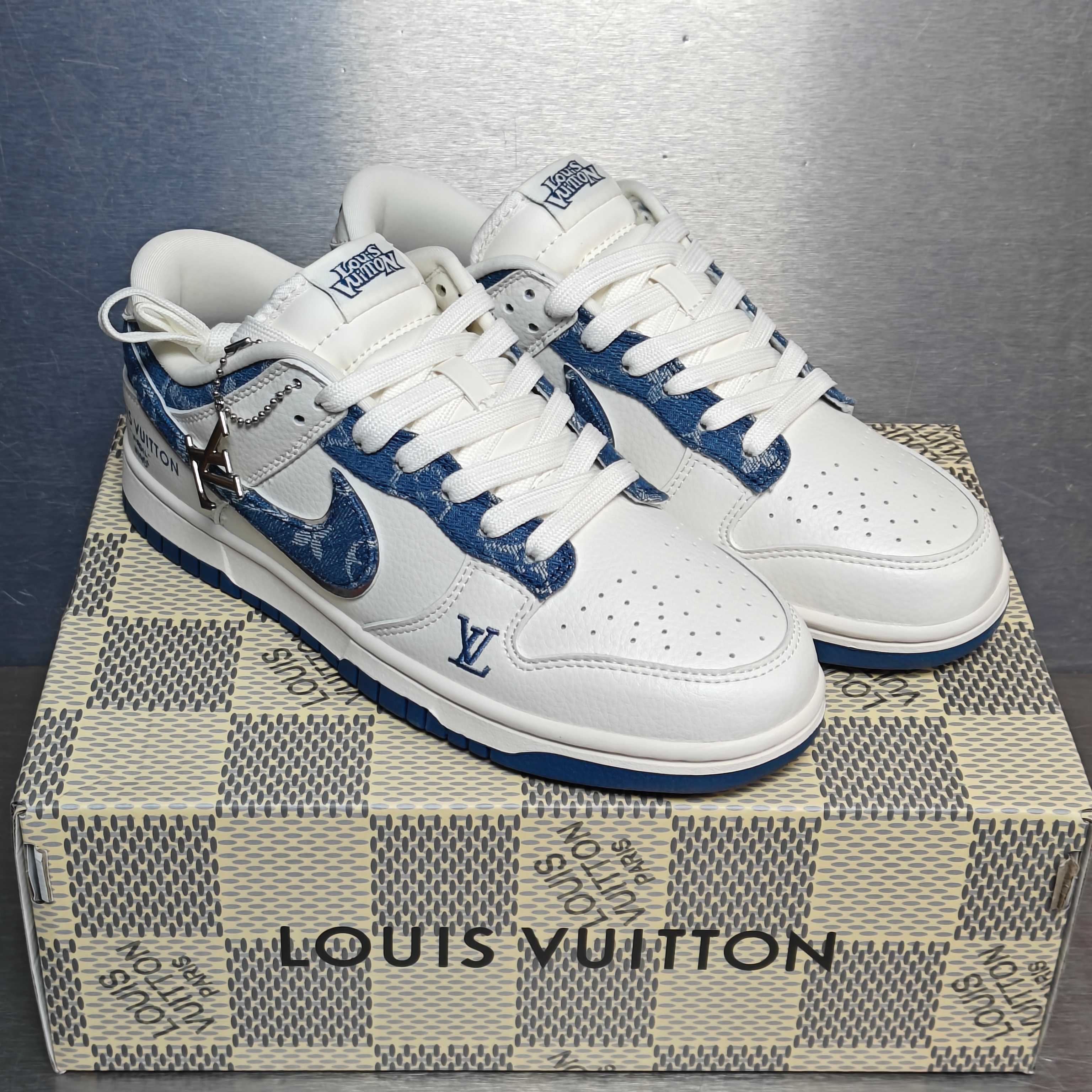 LV Nike SB Dunk Low コラボ デニムブルー スニーカー