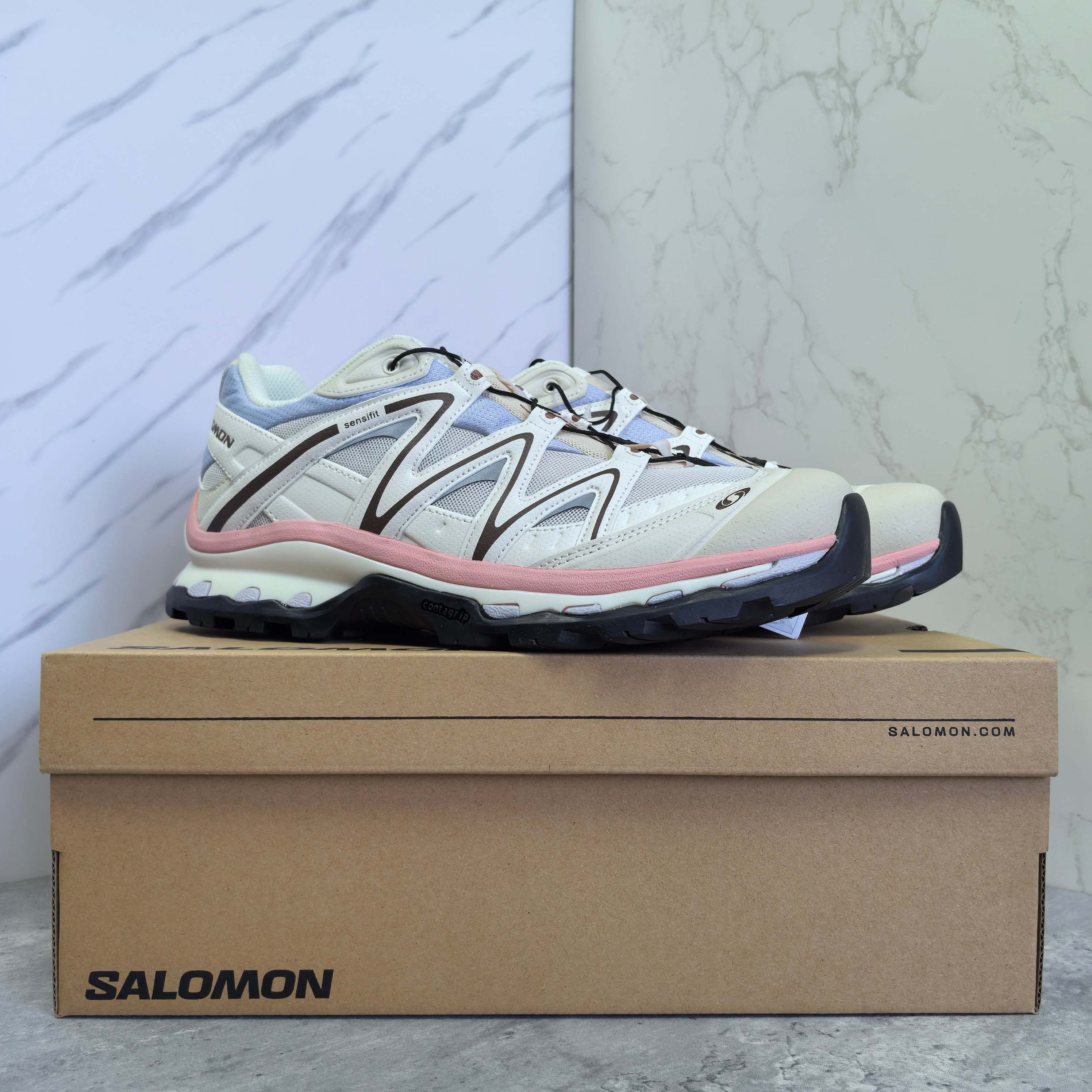 NO:756307,Actual price [Fireworks] Pure original version Exclusive high-quality spot [Fireworks] Salomon XT-Quest ADV ” Beige “ Salomon Explorer series outdoor trail running shoes The upper adopts SENSIFIT fitting technology to fit and wrap the foot in all directions. The sole traction design at the heel provides strong grip performance and is more suitable for rough and uneven roads in the wild. Its 3D ADVANCED CHASSIS chassis maximizes the material weight and the nail tooth design is more stable and protective  CONTAGRIP high wear-resistant material is used in the easy-wear area of the sole to cope with the test of long-distance running on urban hard roads. Size: 36 36.5 37.5 38 38.5 39 40 40.5 41 42 42.5 43 44 44.5 45,19860909实价 [烟花]纯原版本 独家高品质现货[烟花]Salomon XT-Quest ADV ” Beige “ 萨洛蒙 探索者系列户外越野跑鞋 鞋面采用SENSIFIT贴合技术 全方位贴合包裹脚型 鞋跟部鞋底牵引设计 提供强大的抓地性能 更适应野外崎岖不平的道路 其3D ADVANCED CHASSIS底盘 材料轻量大化 钉齿设计更具稳定性、防护性 鞋底易磨损区运用CONTAGRIP高耐磨材料 应对城市硬质路面长距离跑考验 尺码:36 36.5 37.5 38 38.5 39 40 40.5 41 42 42.5 43 44 44.5 45,,Men's shoes