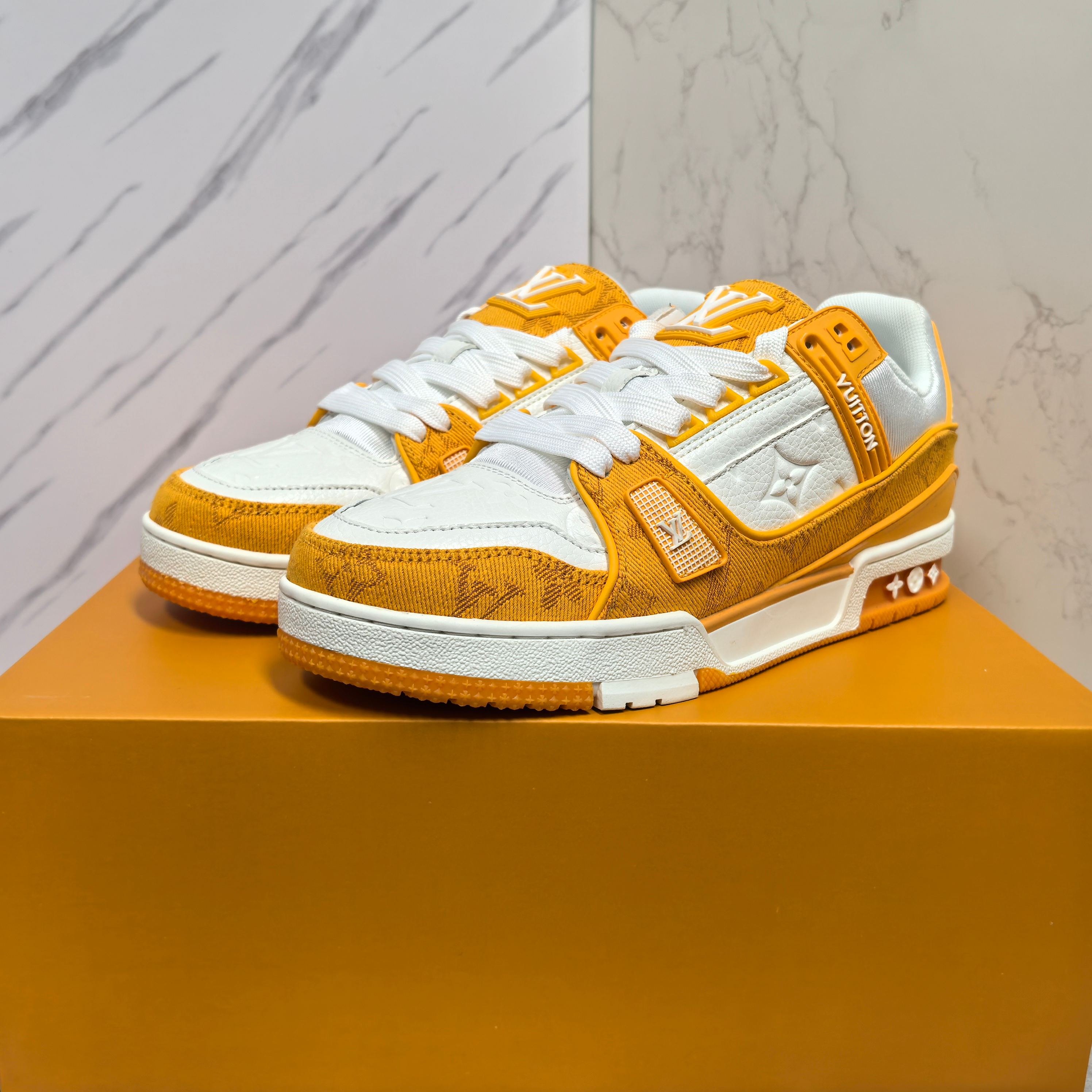 LOUIS VUITTON Trainer 牛皮系带低帮板鞋 男女兼用