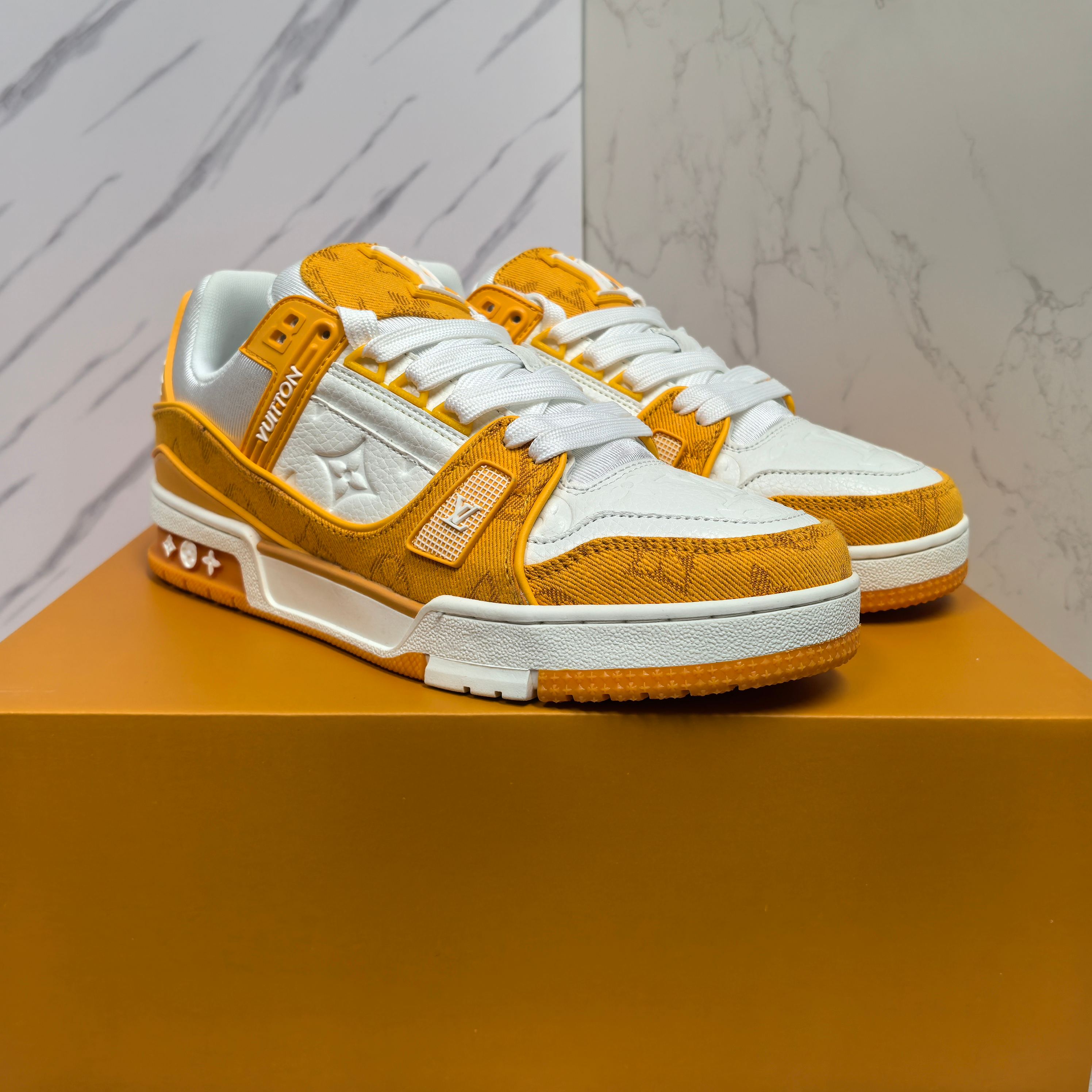 LOUIS VUITTON Trainer 牛皮系带低帮板鞋 男女兼用