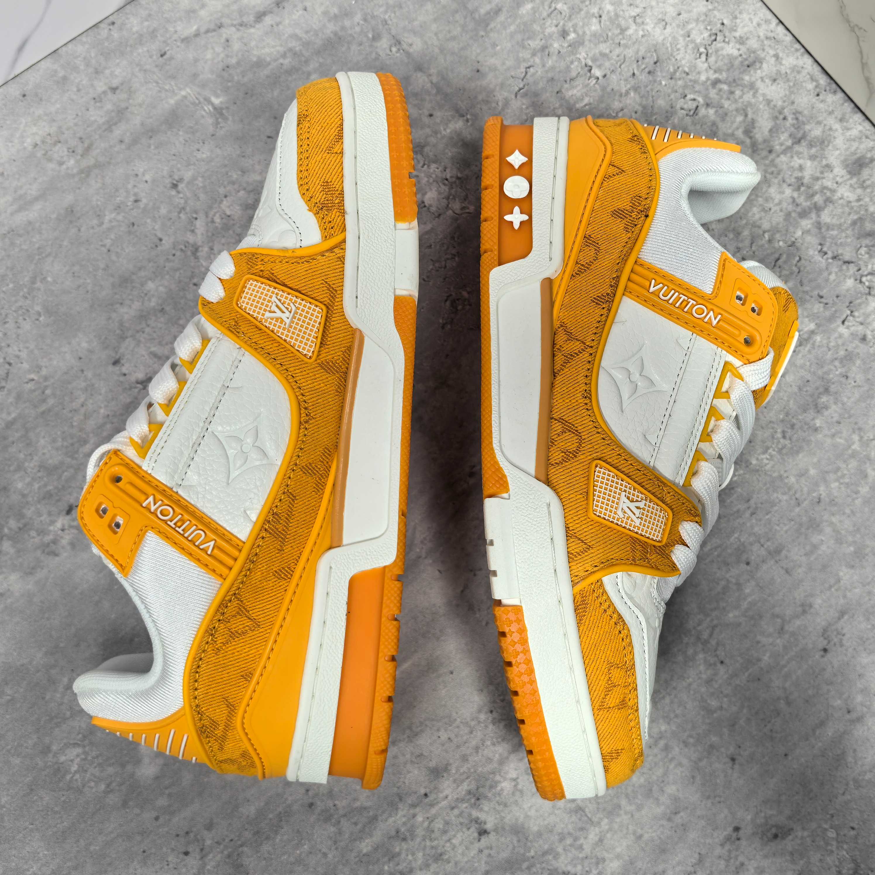 LOUIS VUITTON Trainer 牛皮系带低帮板鞋 男女兼用