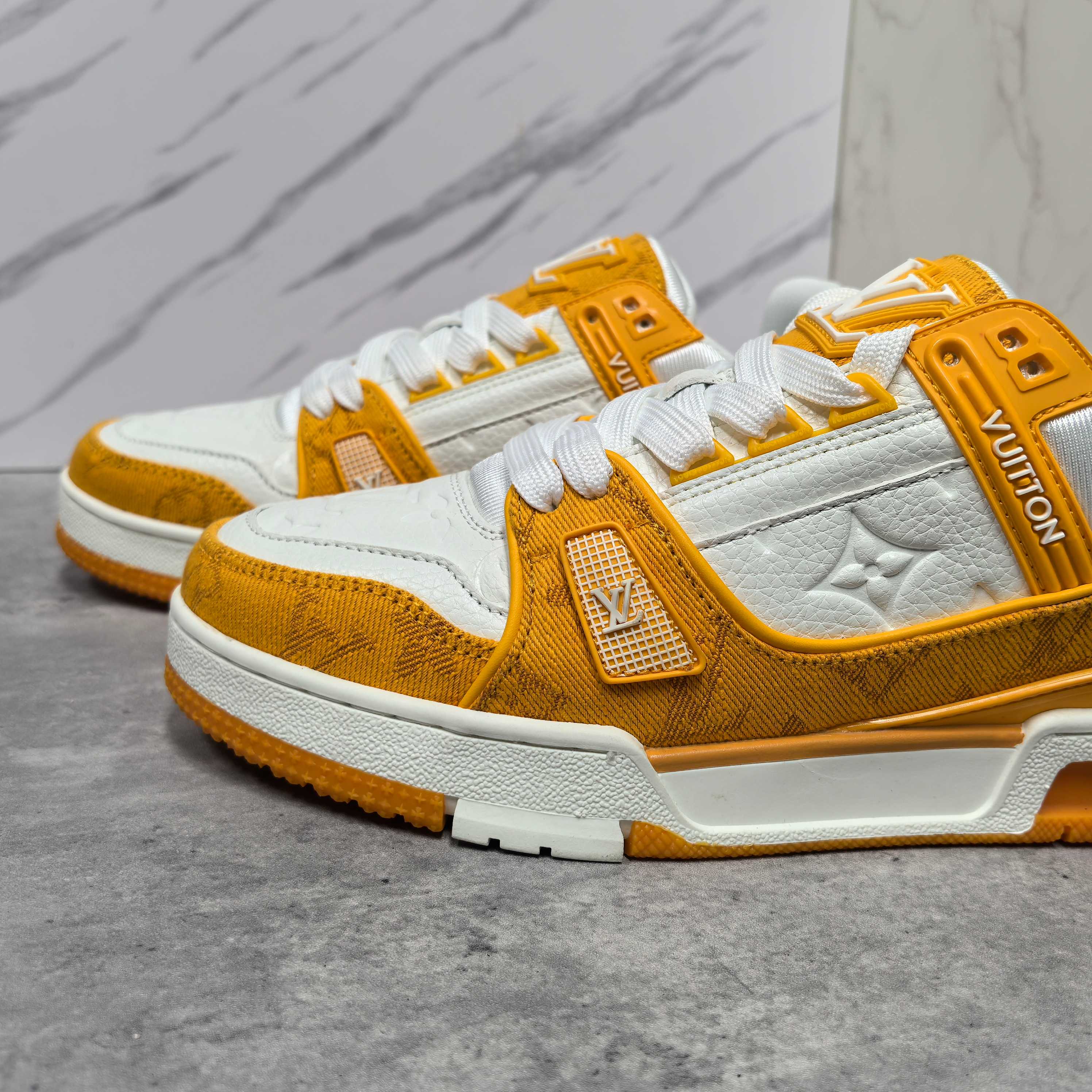 LOUIS VUITTON Trainer 牛皮系带低帮板鞋 男女兼用