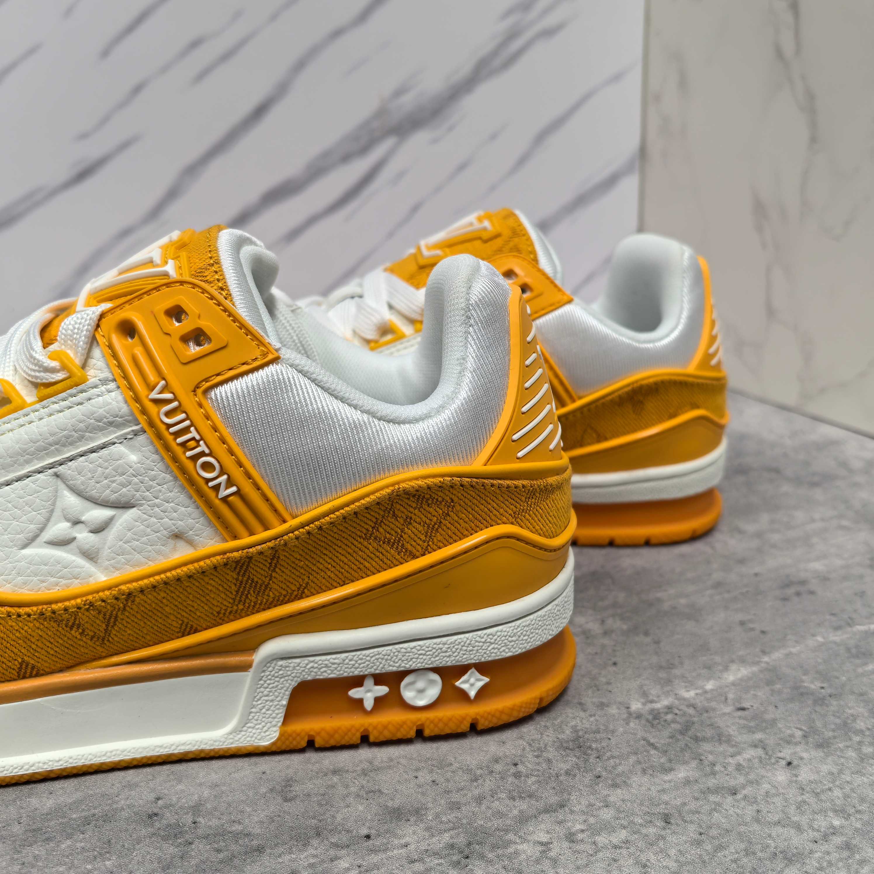 LOUIS VUITTON Trainer 牛皮系带低帮板鞋 男女兼用