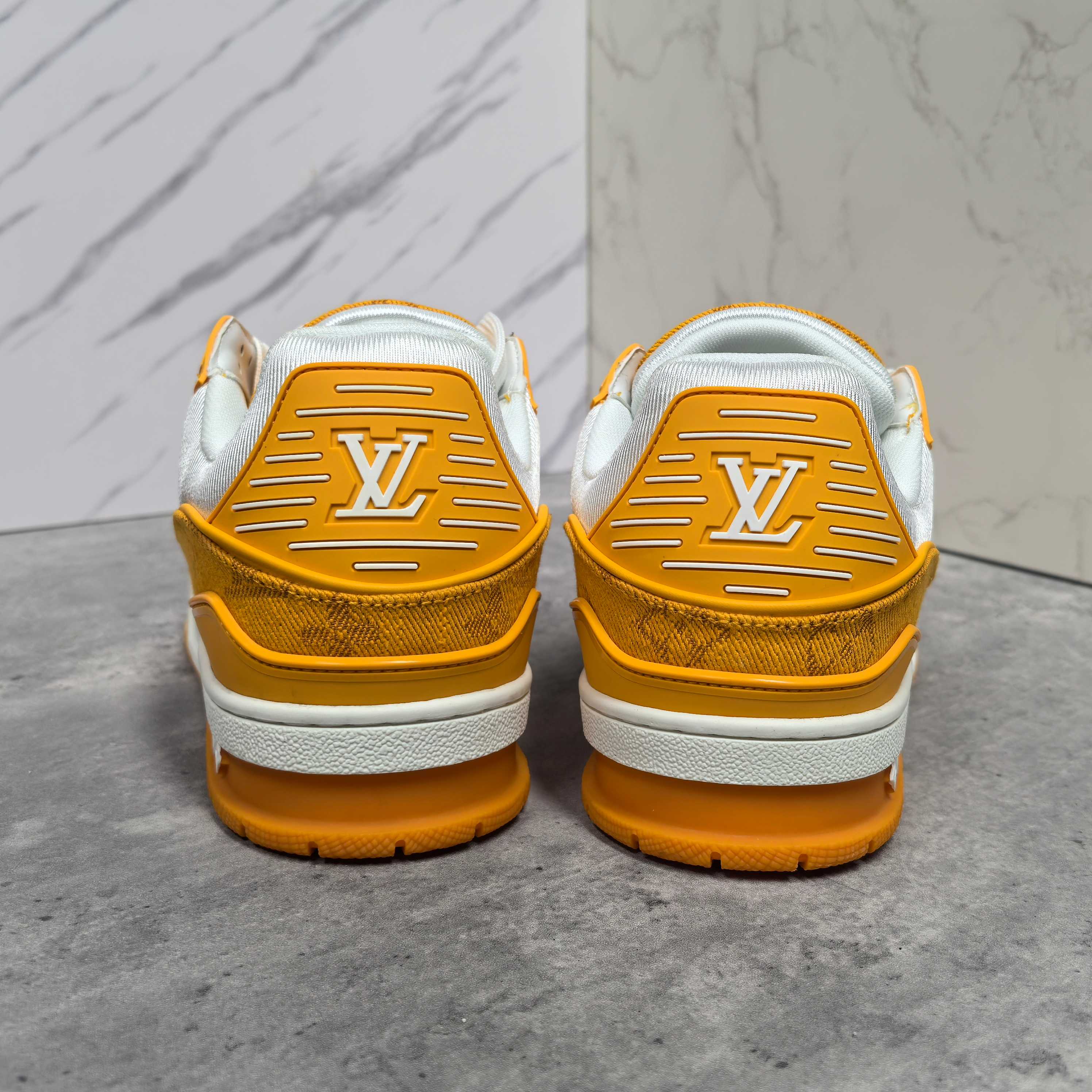 LOUIS VUITTON Trainer 牛皮系带低帮板鞋 男女兼用