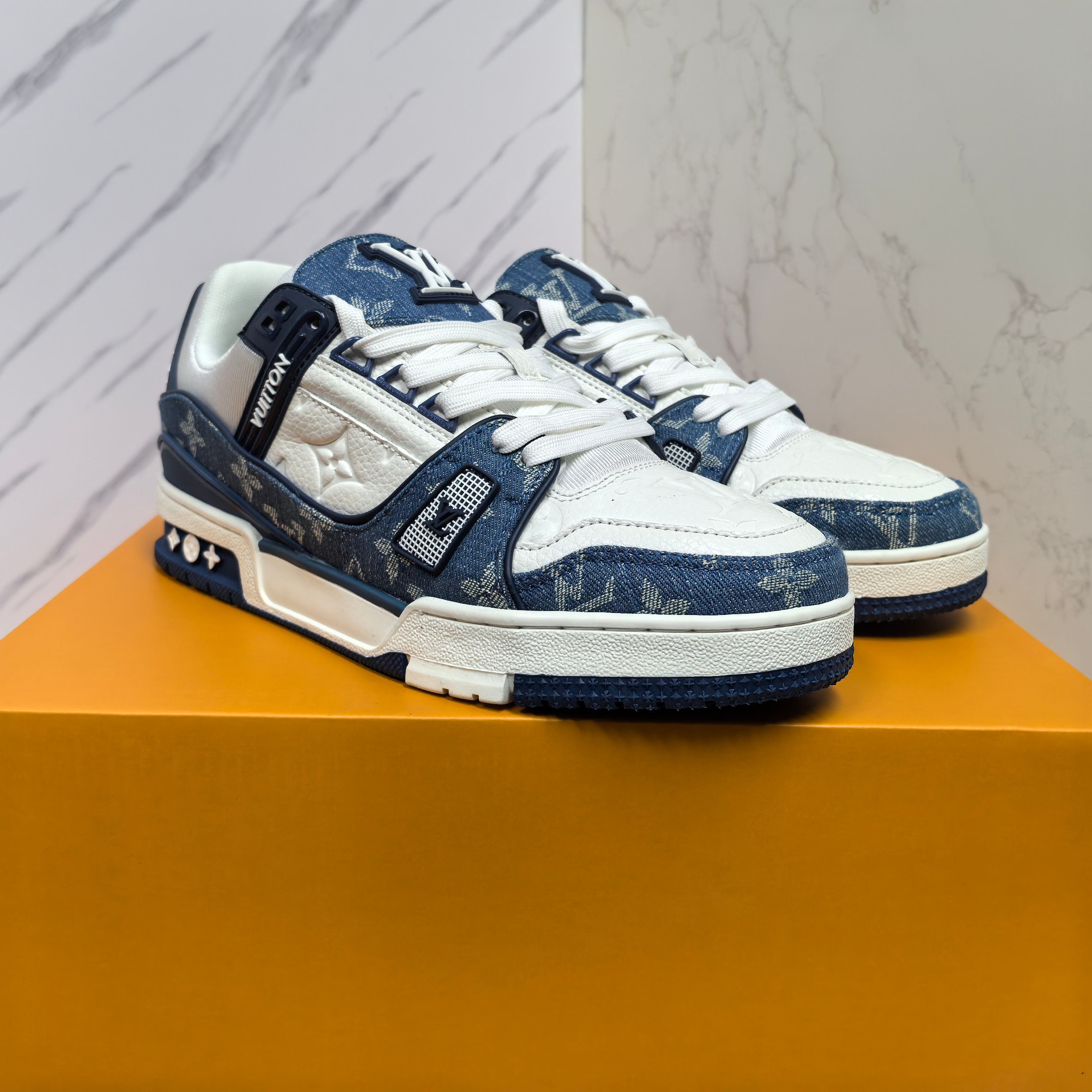 LOUIS VUITTON Trainer 牛皮低帮ファッションスニーカー 男女兼用