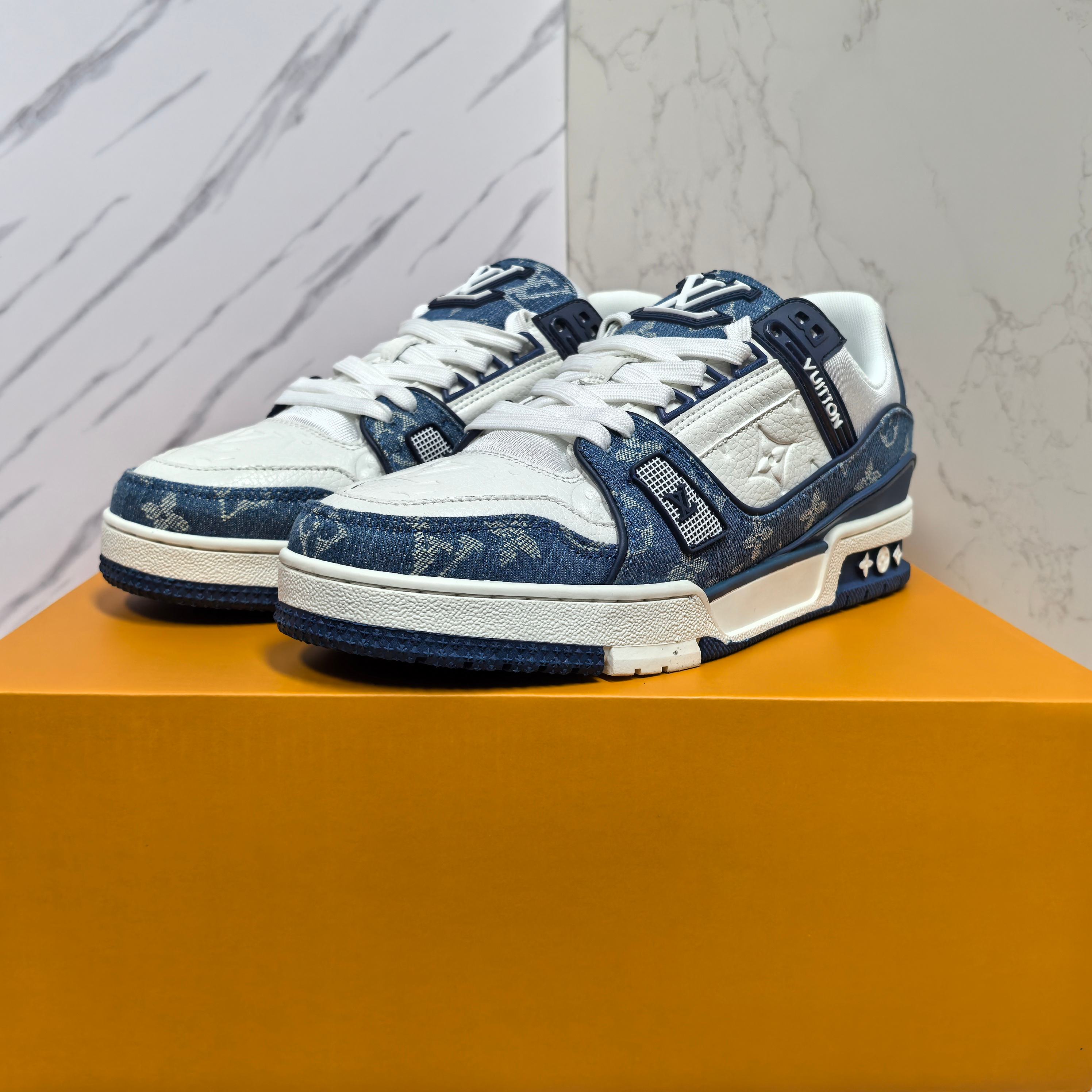 LOUIS VUITTON Trainer 牛皮低帮ファッションスニーカー 男女兼用