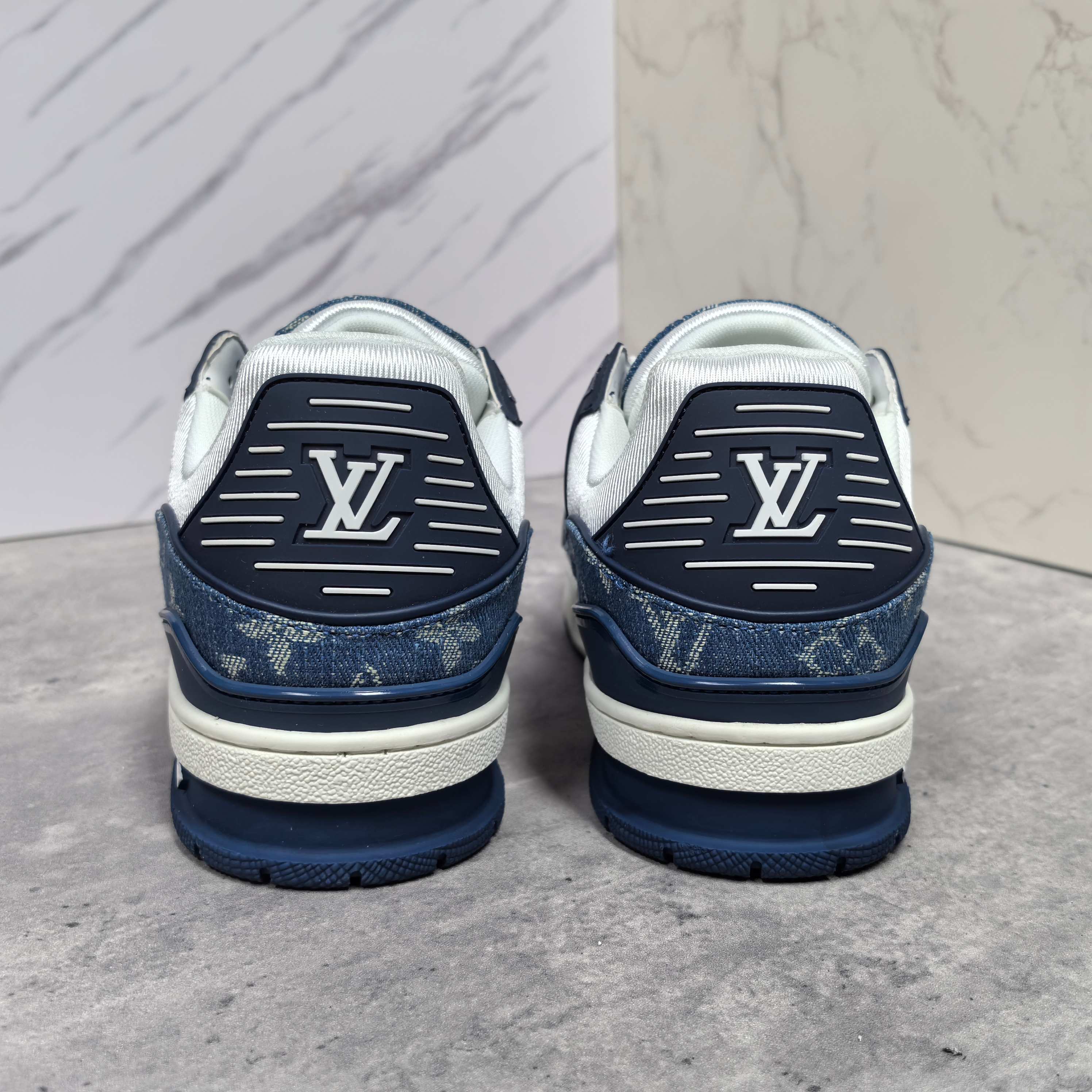 LOUIS VUITTON Trainer 牛皮低帮ファッションスニーカー 男女兼用