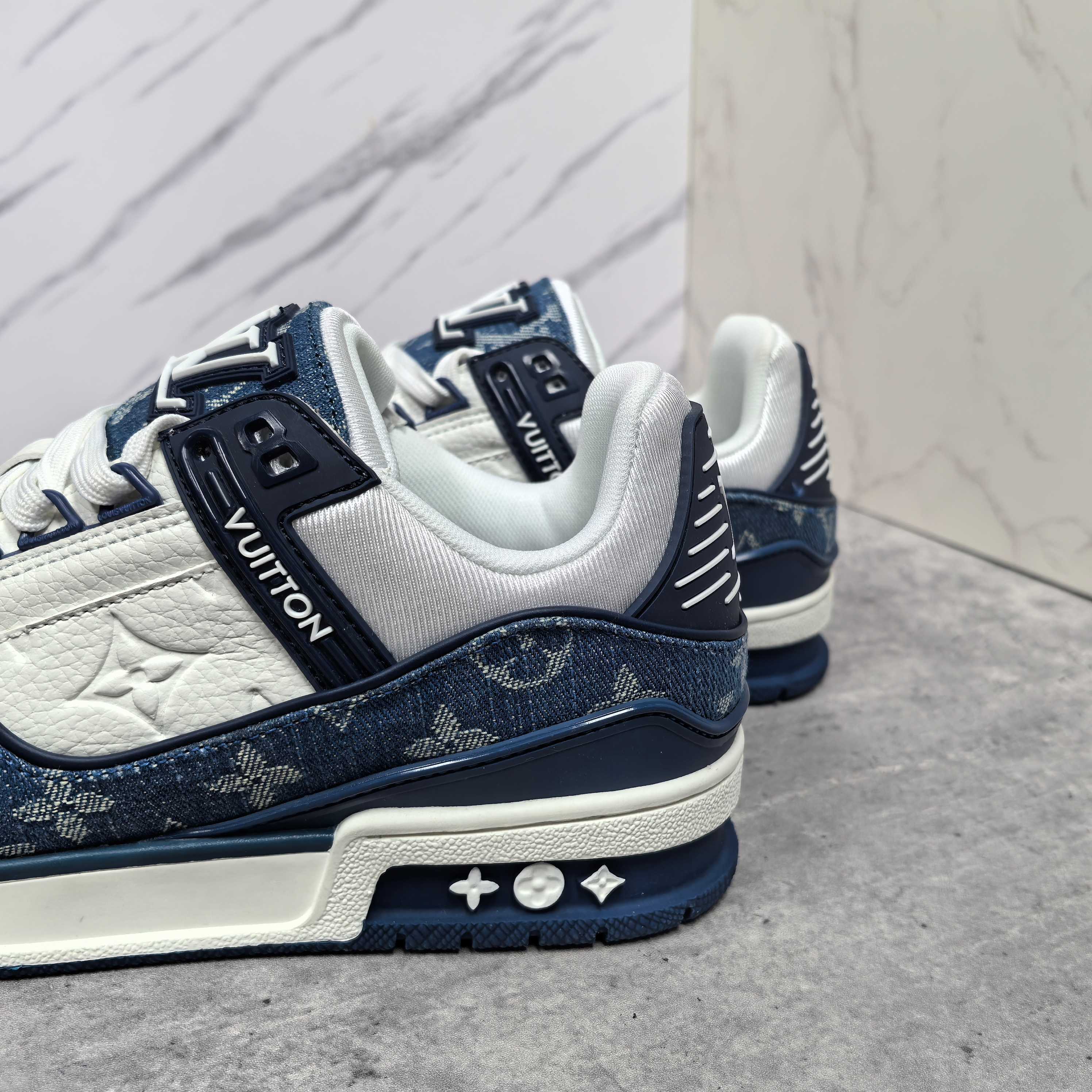 LOUIS VUITTON Trainer 牛皮低帮ファッションスニーカー 男女兼用