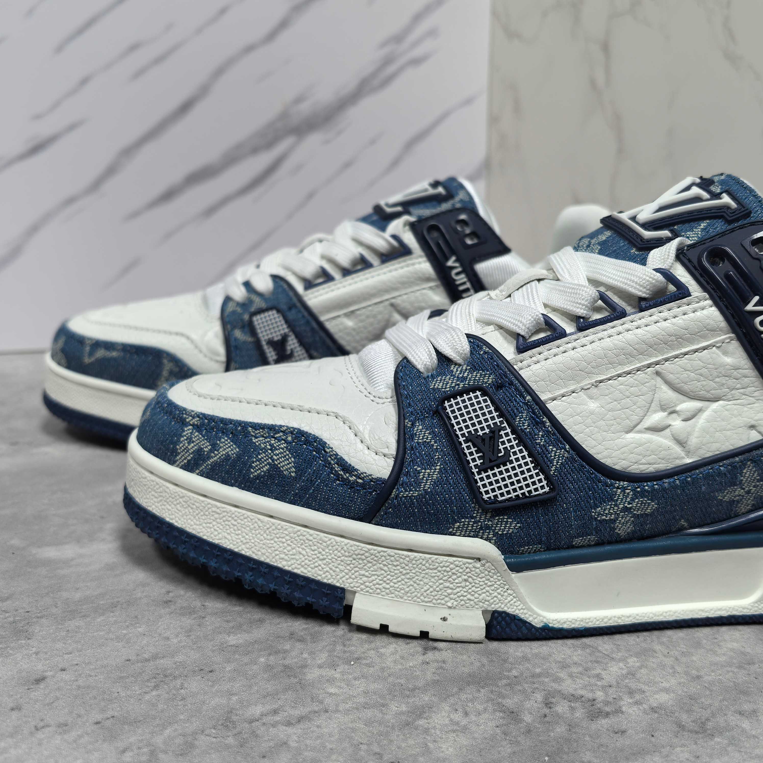 LOUIS VUITTON Trainer 牛皮低帮ファッションスニーカー 男女兼用