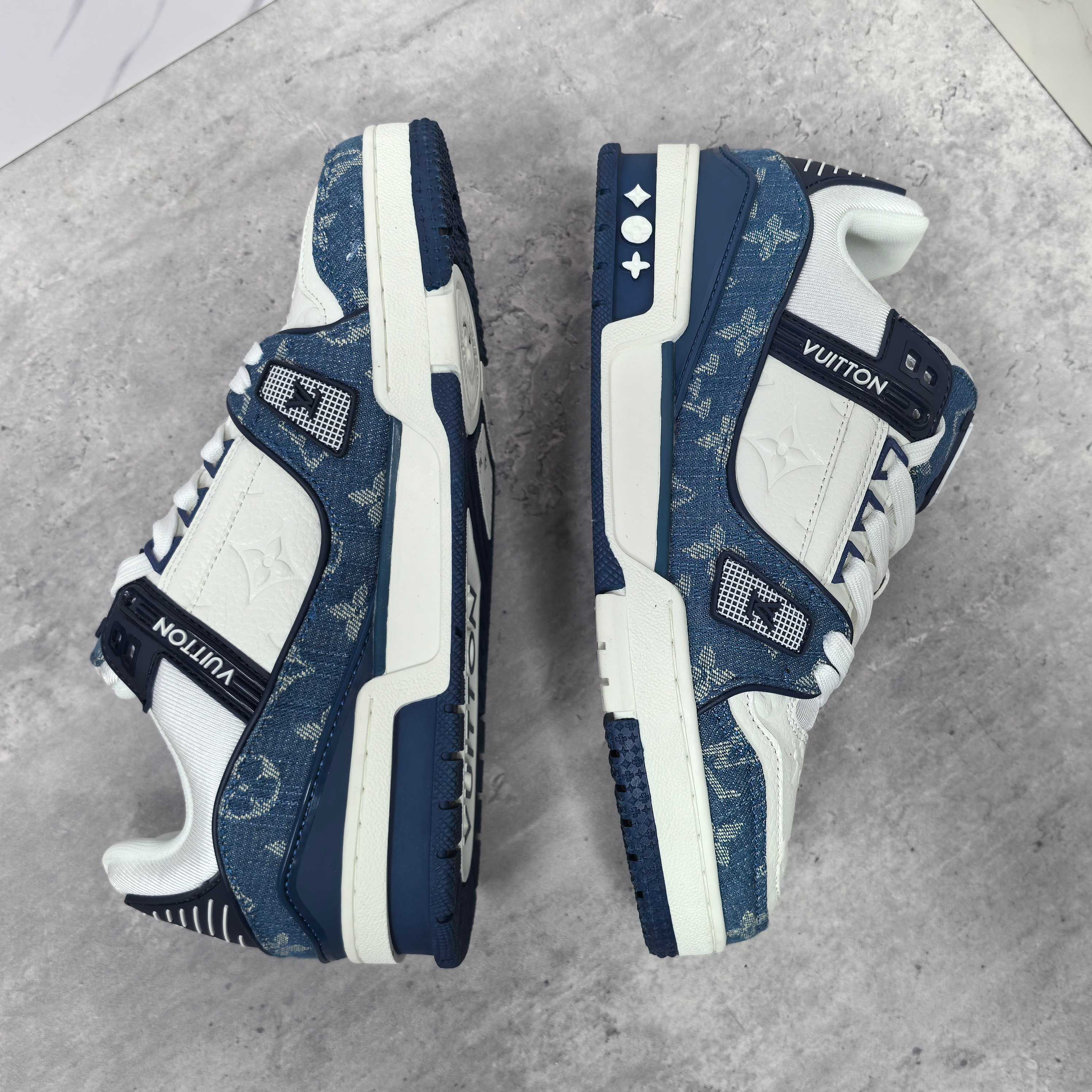 LOUIS VUITTON Trainer 牛皮低帮ファッションスニーカー 男女兼用