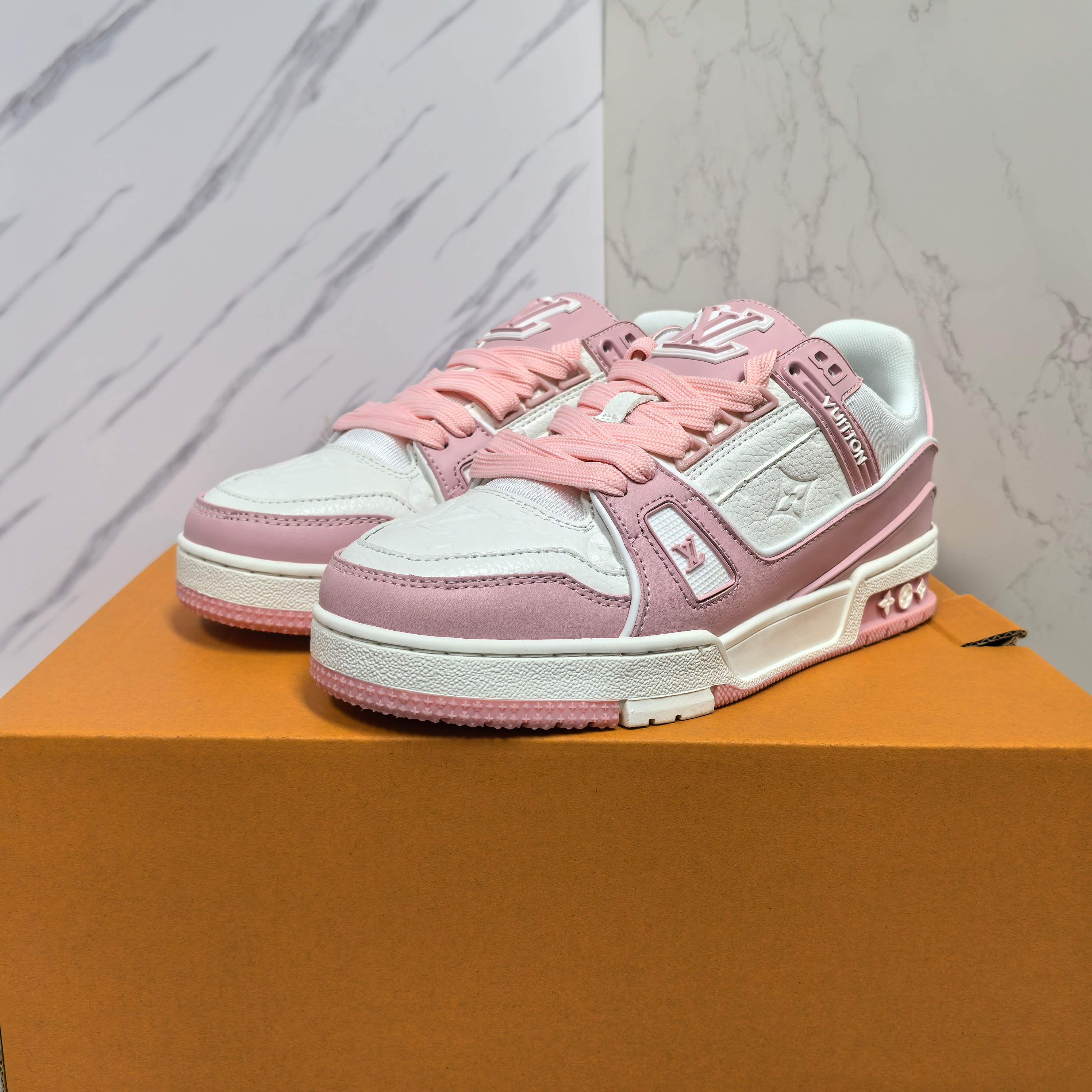 LOUIS VUITTON Trainer 牛皮低帮時尚板鞋 男女兼用