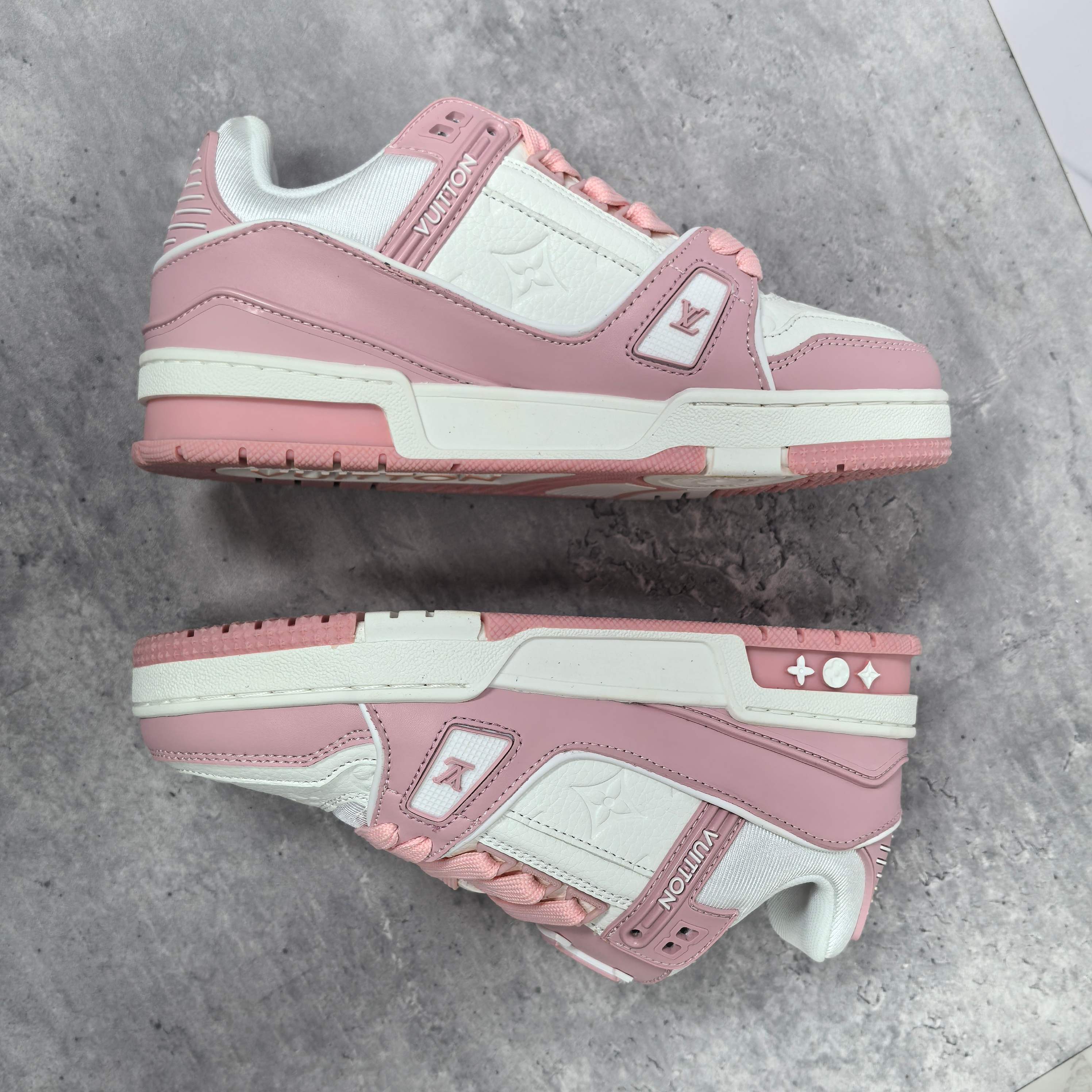 LOUIS VUITTON Trainer 牛皮低帮時尚板鞋 男女兼用