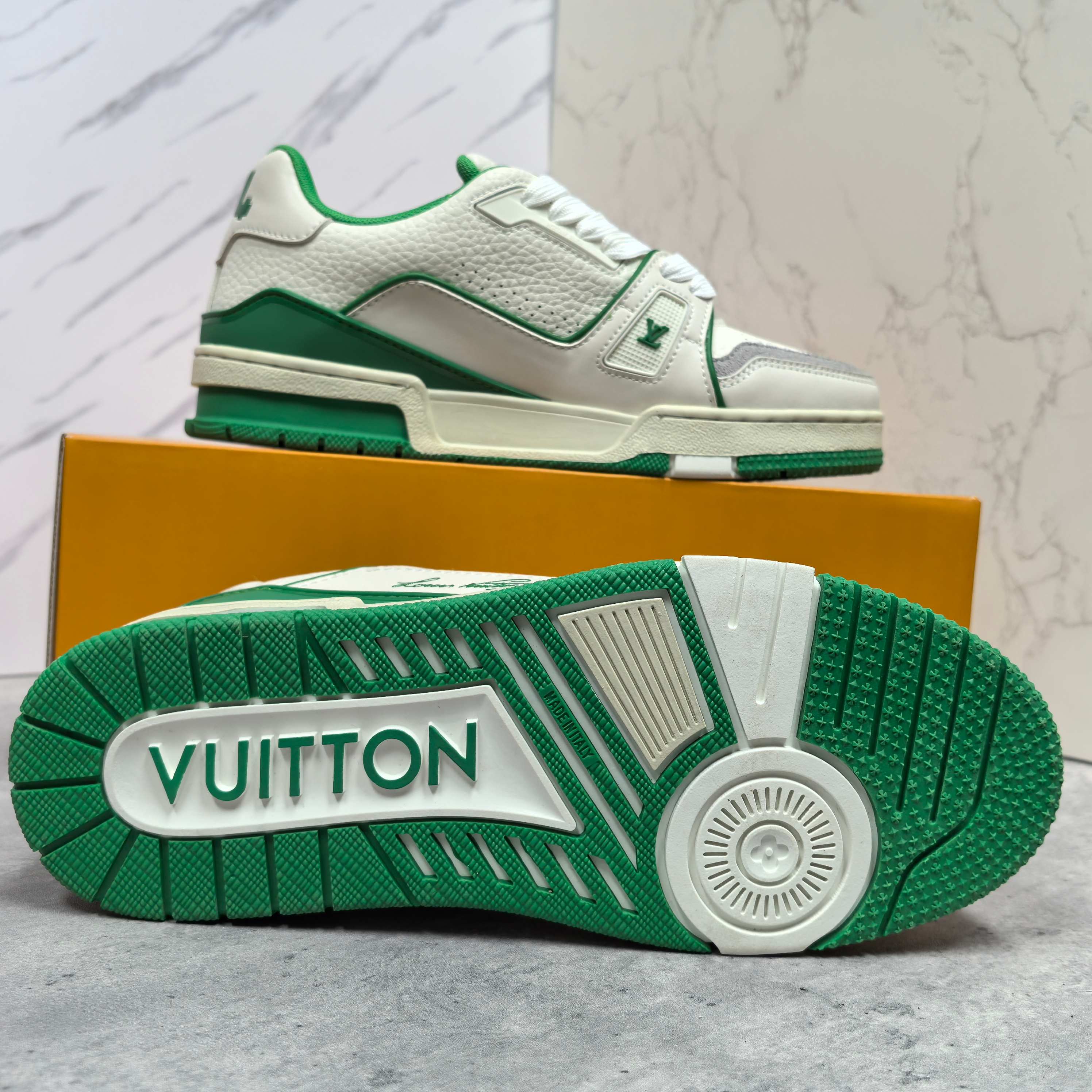 LOUIS VUITTON Trainer 牛皮系带低帮時尚板鞋 男女兼用