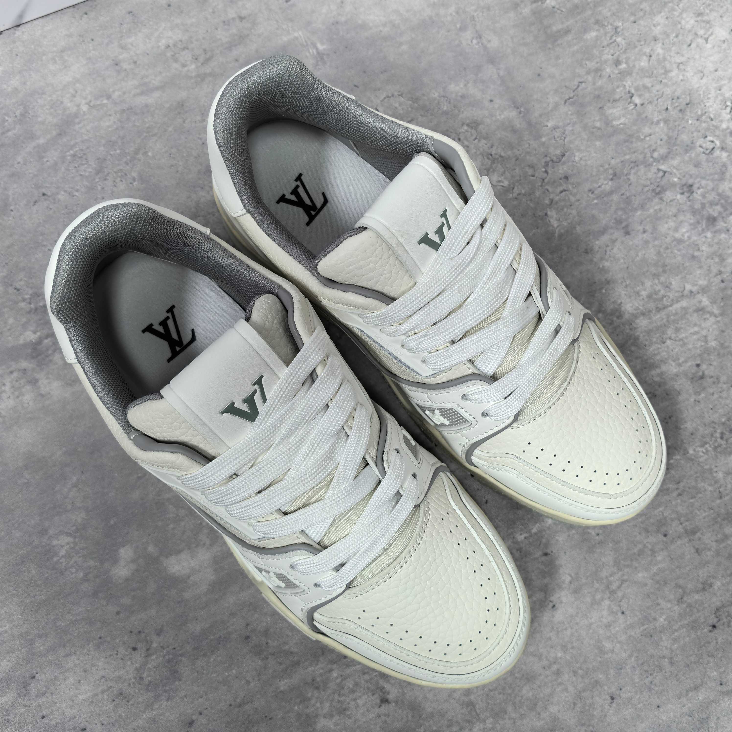 LOUIS VUITTON Trainer 牛皮 压纹系带 低帮 スニーカー 男女兼用