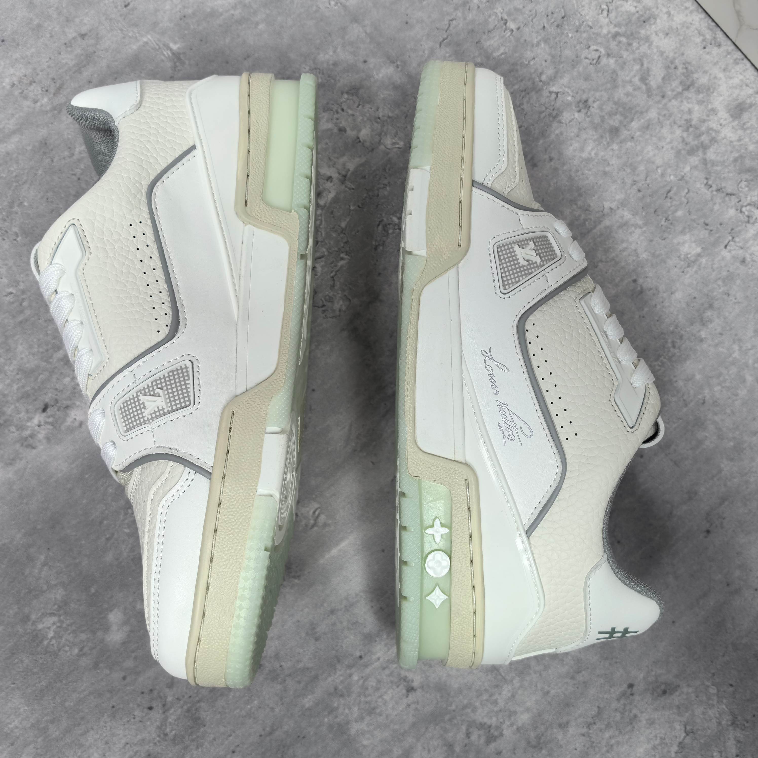 LOUIS VUITTON Trainer 牛皮 压纹系带 低帮 スニーカー 男女兼用