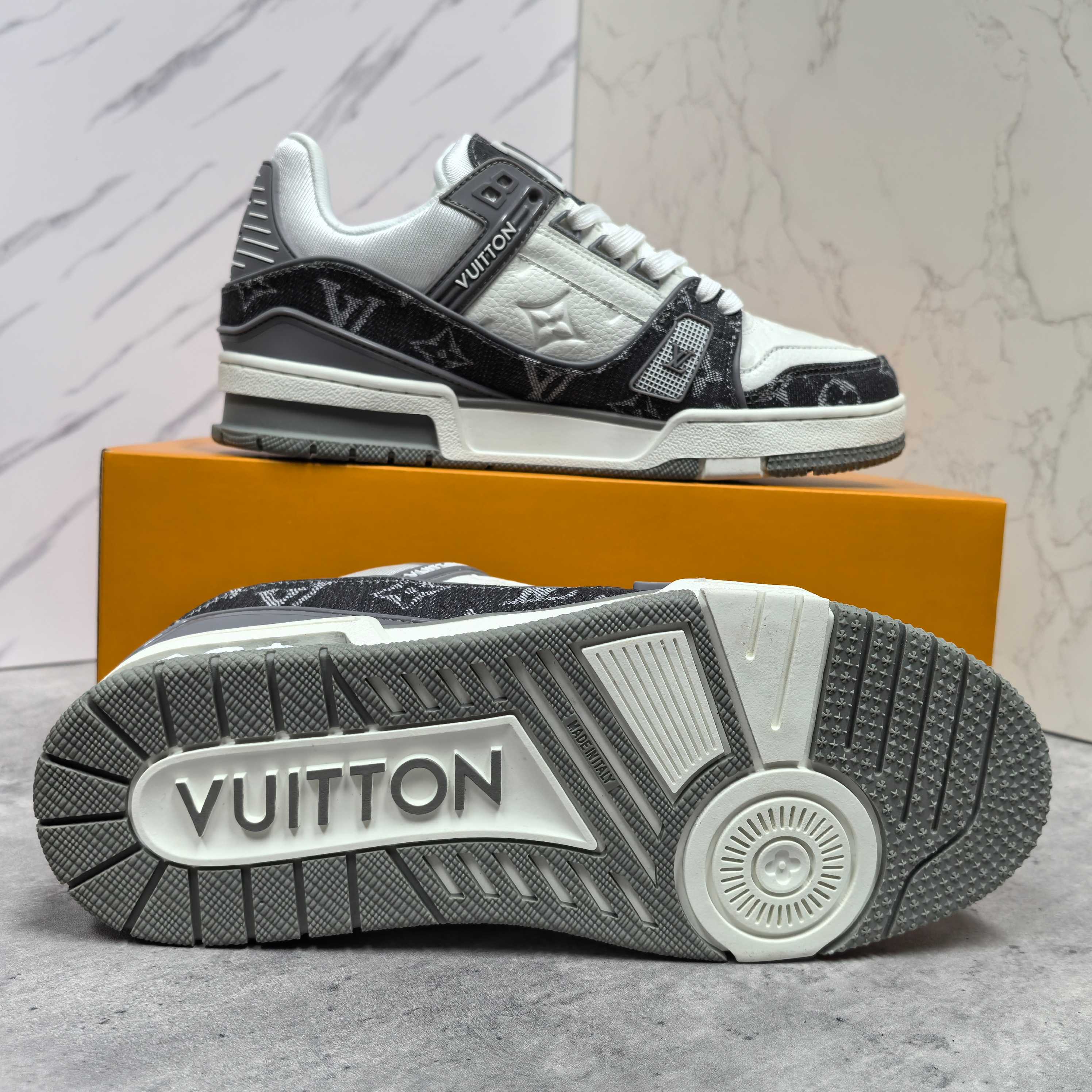 LOUIS VUITTON Trainer 牛皮系带低帮板鞋 男女兼用