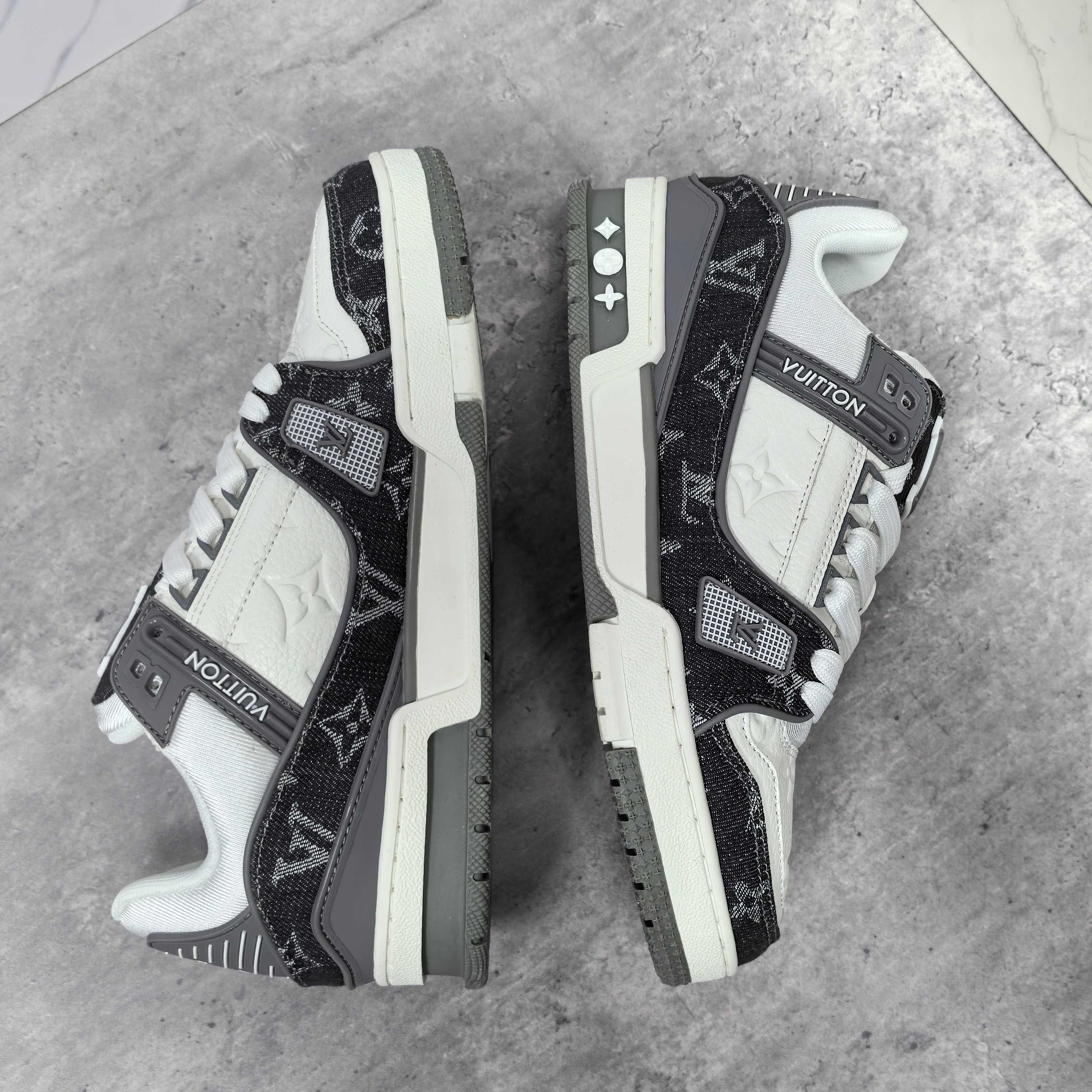 LOUIS VUITTON Trainer 牛皮系带低帮板鞋 男女兼用