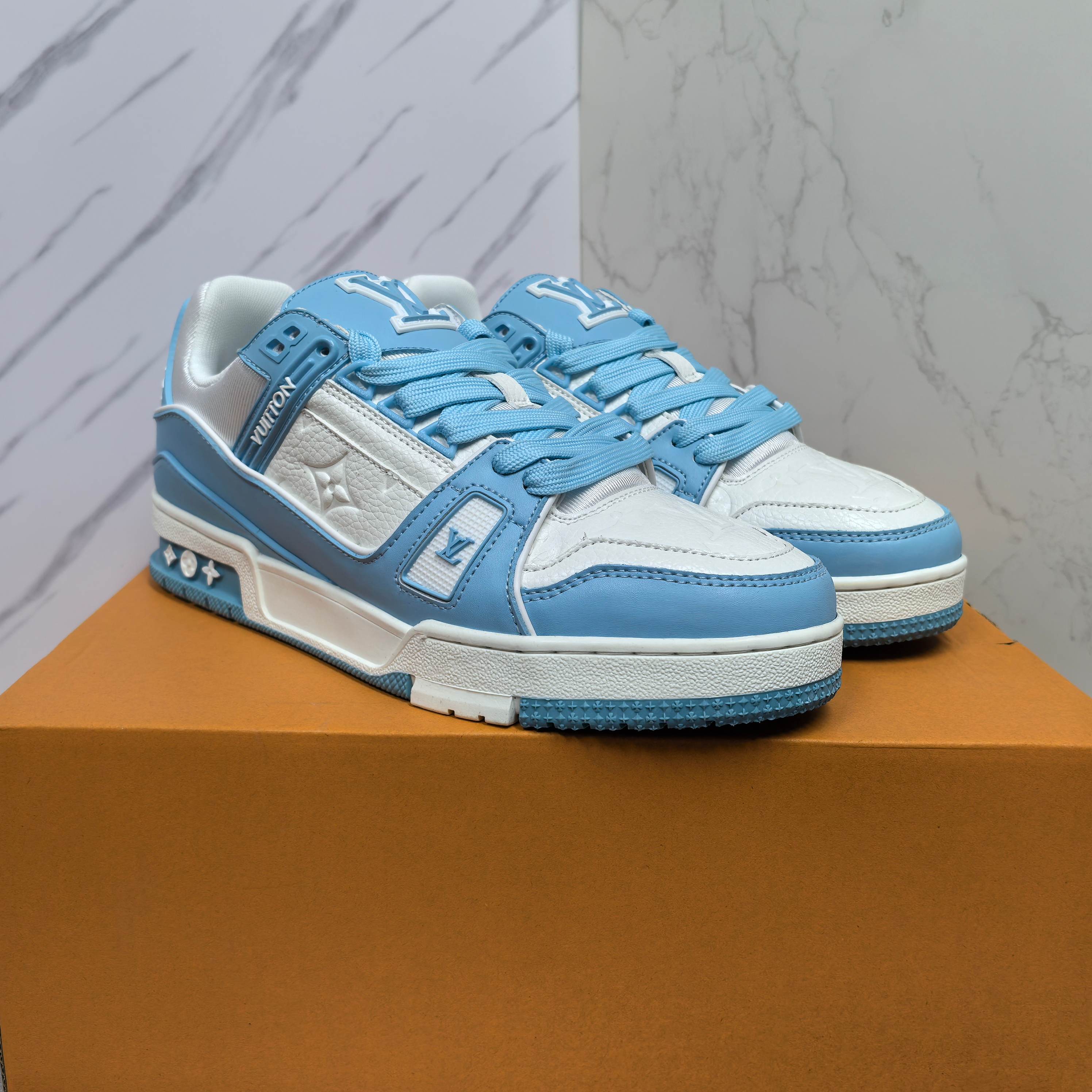 LOUIS VUITTON Trainer 牛皮低帮ファッションシューズ 男女兼用