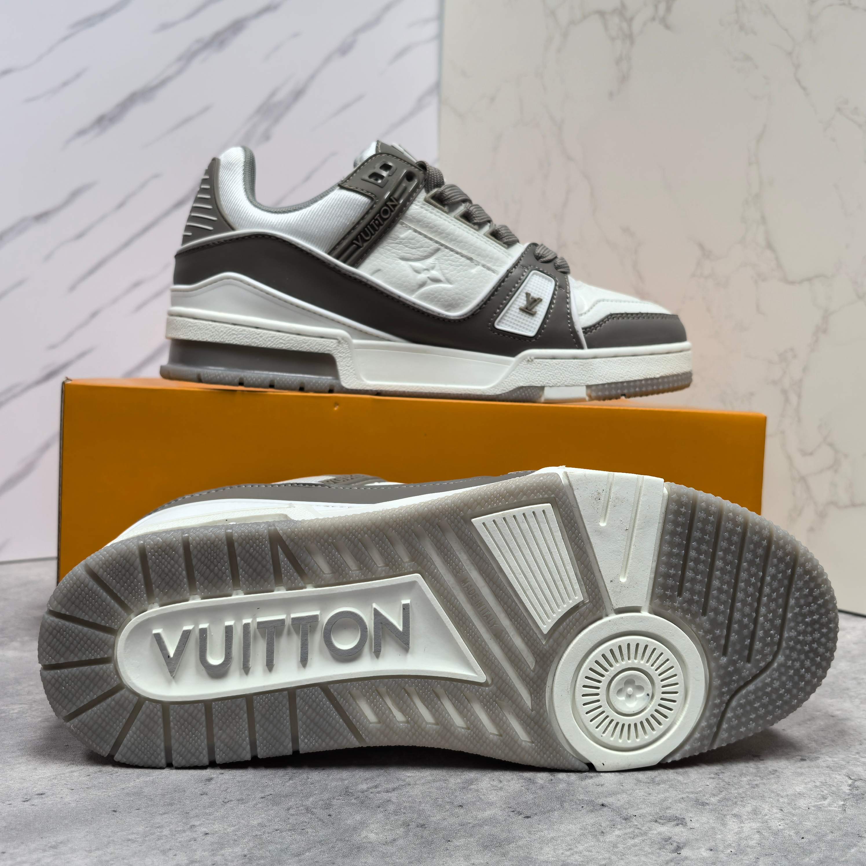 LOUIS VUITTON Trainer 牛皮系带低帮板鞋 男女共用