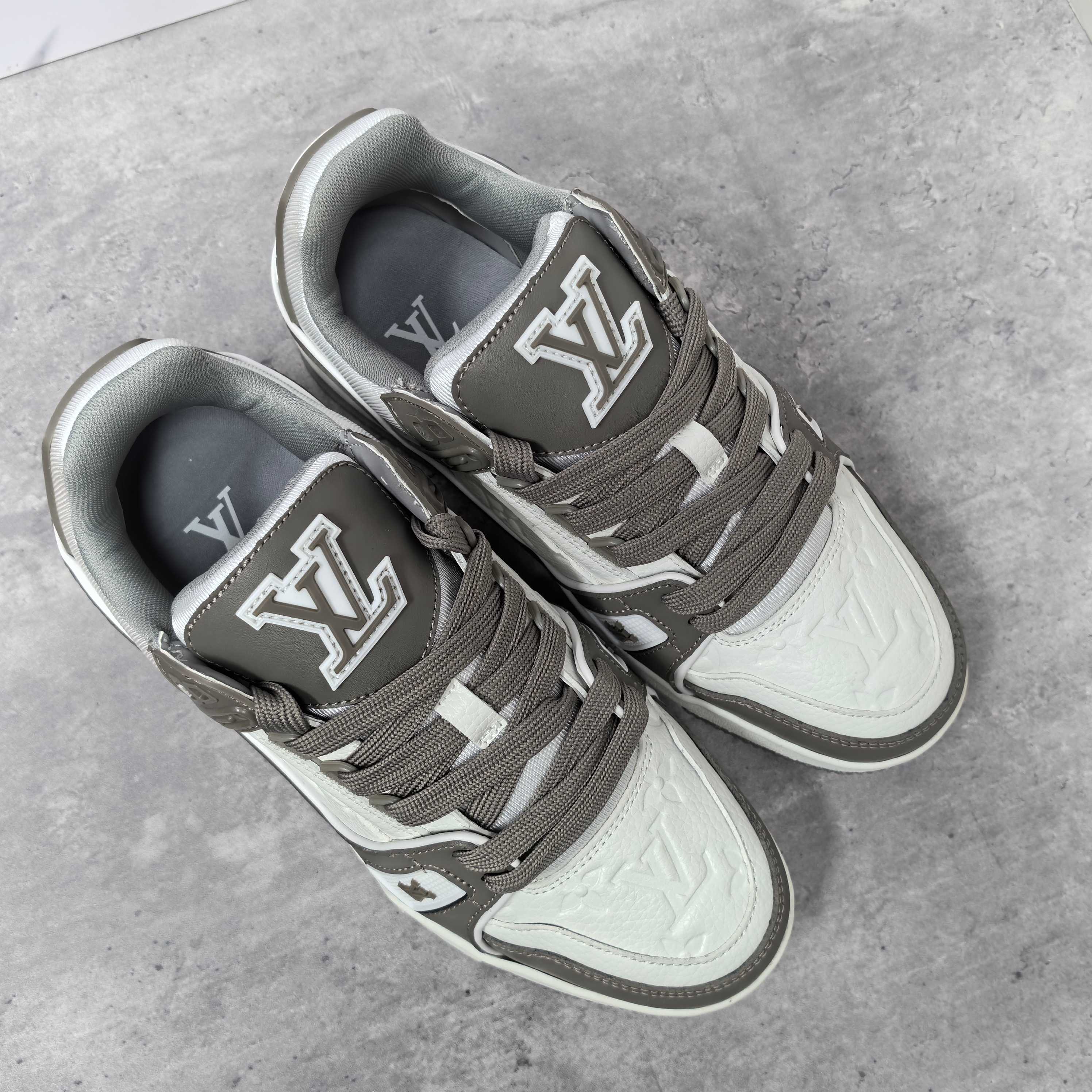 LOUIS VUITTON Trainer 牛皮系带低帮板鞋 男女共用