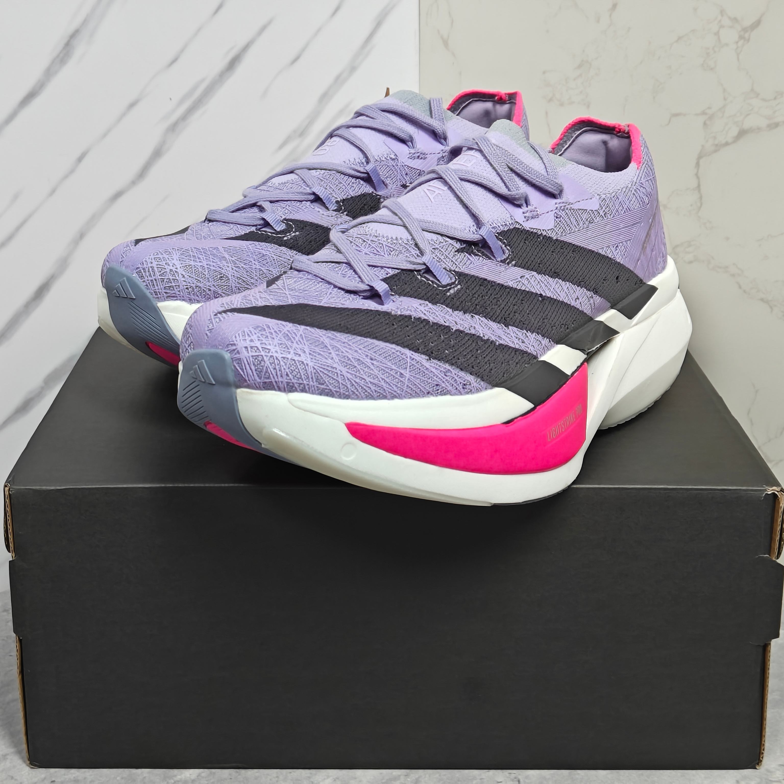 NO:690145,Actual price Corporate-level Adidas Adizero Prime  43 44 45,,adidas19860909实价 公司级Adidas Adizero Prime X 3.0 Strung箱根系列 专业竞训 碳板碳柱 阿迪达斯 经典马拉松跑步鞋 整体采用前作的设计语言 并且对后者的细节进行升级 马拉松和长距离路跑的性能极限设计而生 尺码:36 36.5 37 38 38.5 39 40 40.5 41 42 42.5 43 44 45,,adidas,Men's shoes