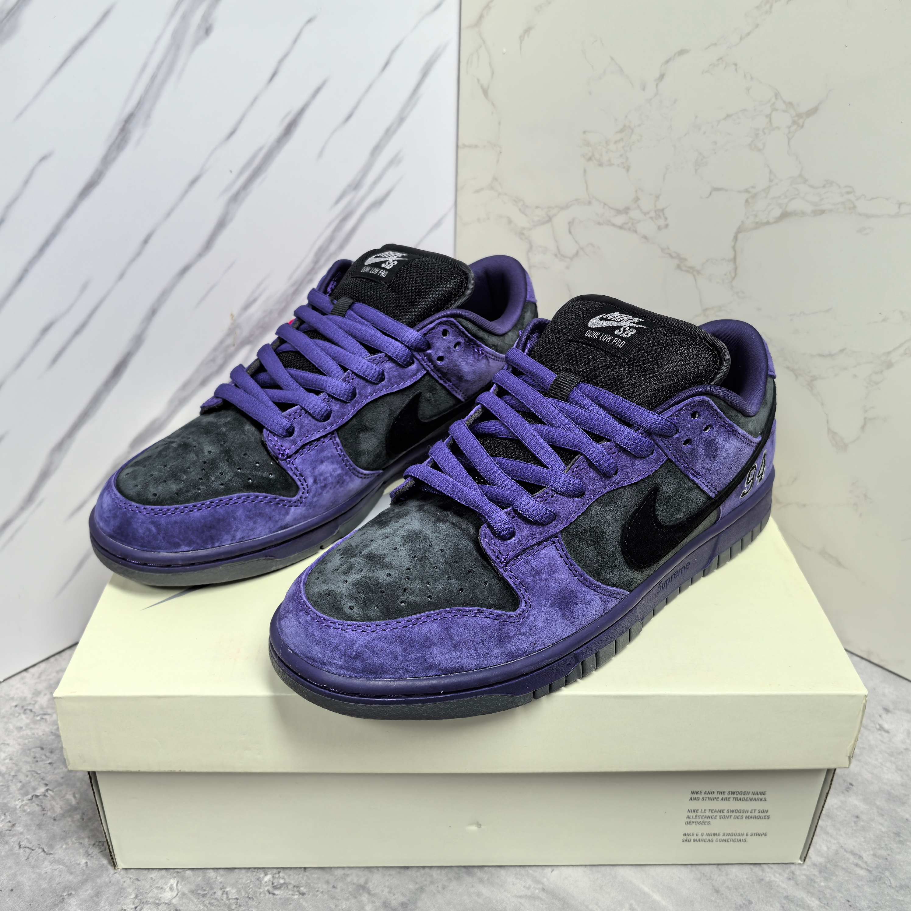 NO:690139,High version, real price, Nike x Supreme Dunk SB Low, comfortable and versatile, non-slip and wear-resistant, low-top sneakers, same style for men and women, white, size 36-46,19860909高版本实价 Nike x Supreme Dunk SB Low 舒适百搭 防滑耐磨 低帮 板鞋 男女同款 白色 尺码36-46,,Men's shoes