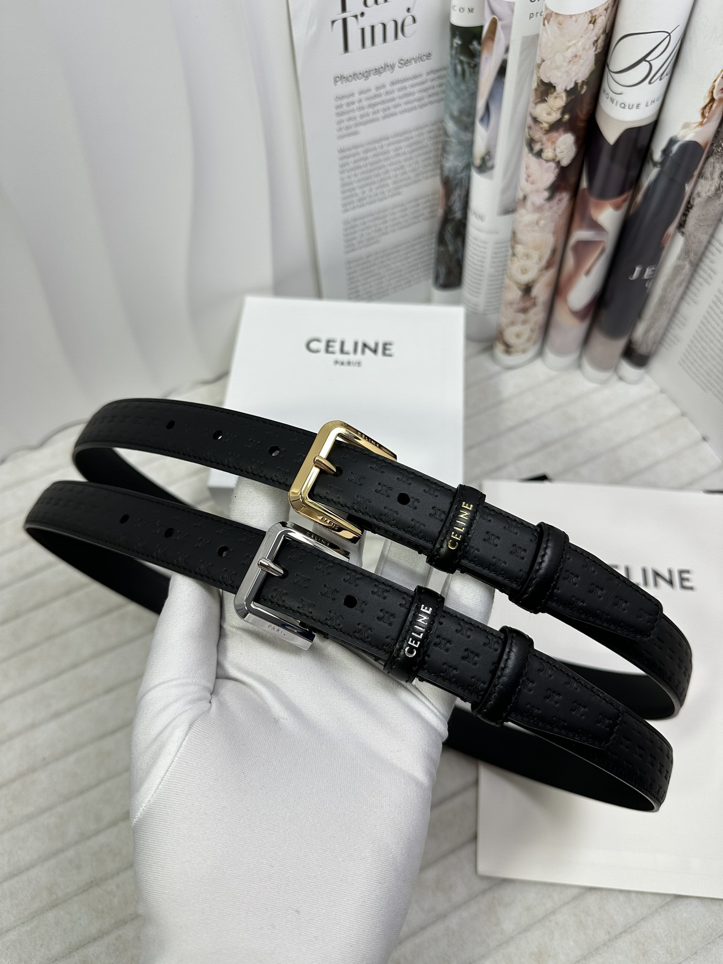 CELINE 宽度：2.5cm 带身采用黑色头层牛皮压凯旋门标志印花