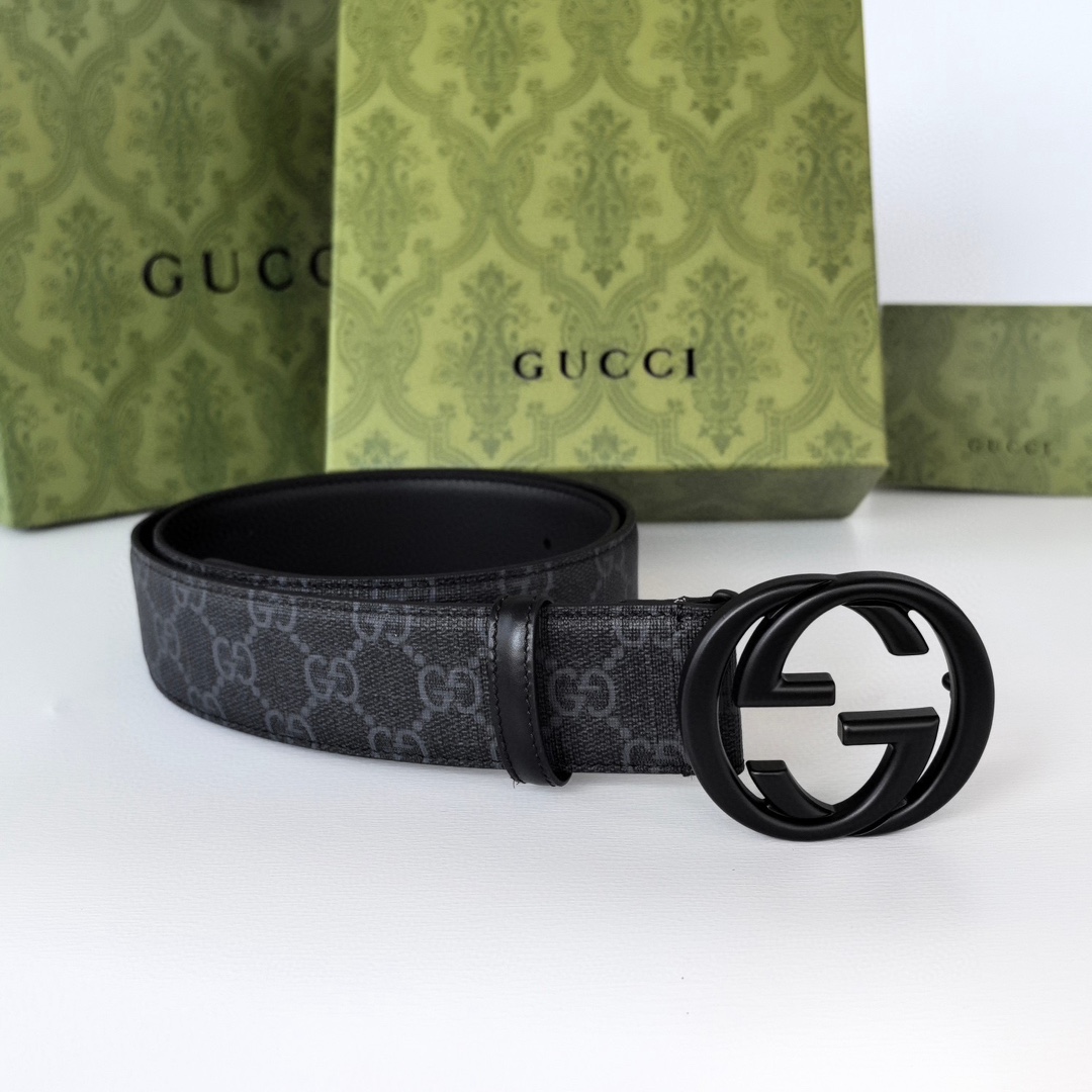 Gucccci 宽度:4.0cm，带身采用黑色黑色GG SuPreme帆布匠心打造。搭配新款GG抛光铜金