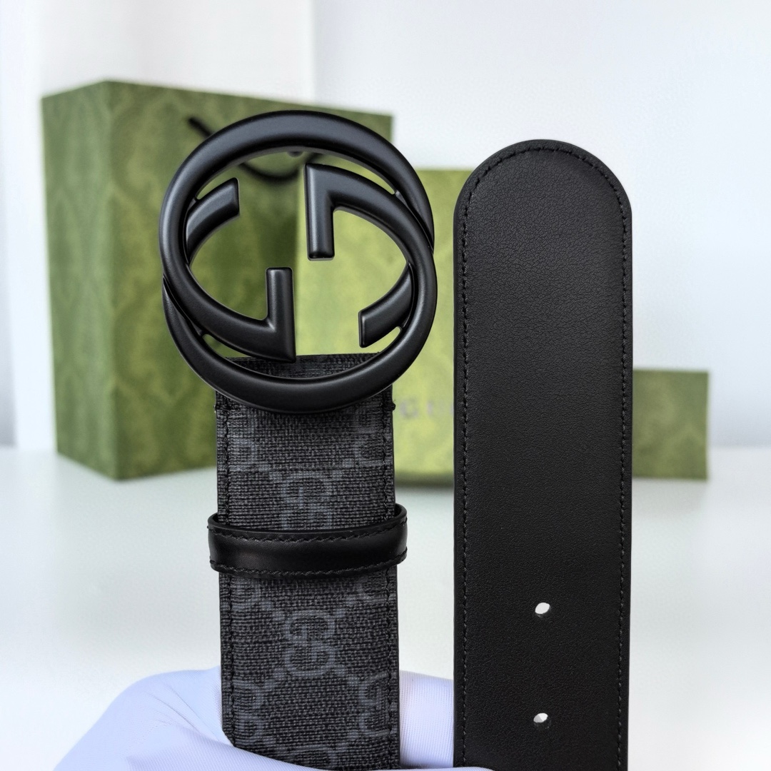 Gucccci 宽度:4.0cm，带身采用黑色黑色GG SuPreme帆布匠心打造。搭配新款GG抛光铜金