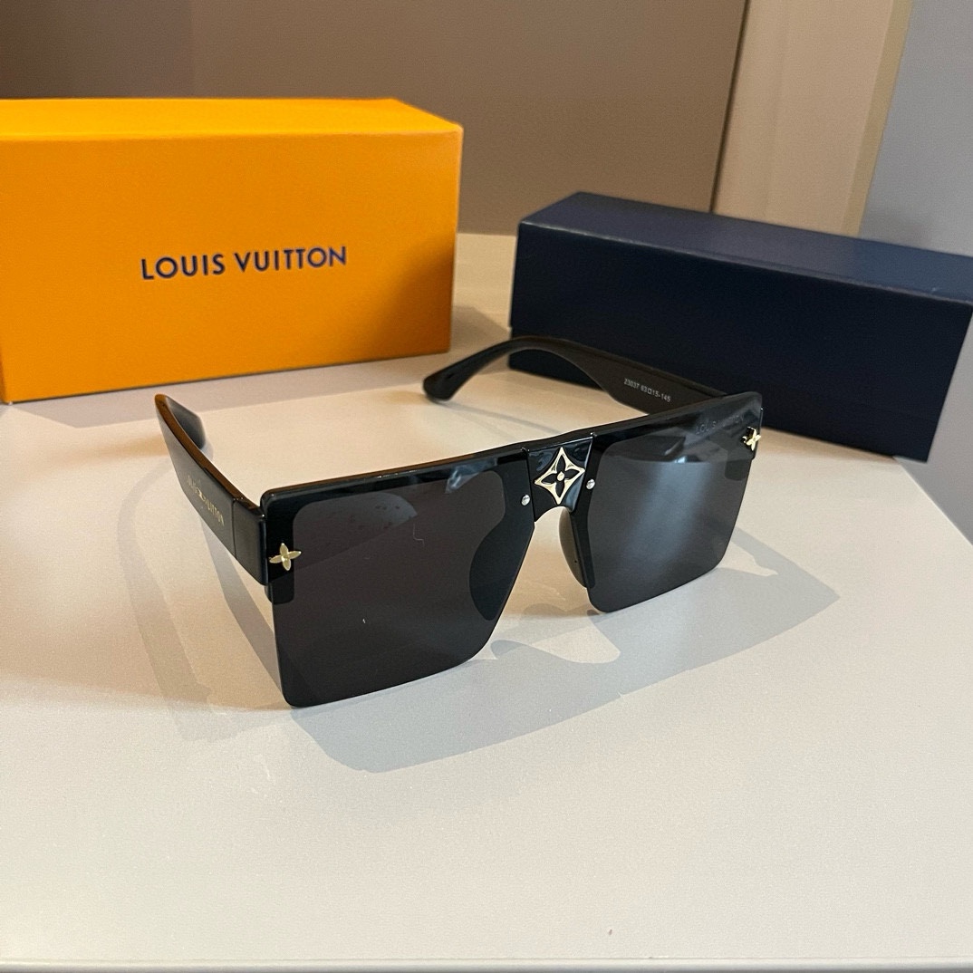 NO:241759,LV Louis Vuitton's new sunglasses, cool styles, may not necessarily attract men, but must attract young ladies glasses, sunglasses, glasses, louis vuitton, louis vuitton19860909LV路易威登新款遮阳墨镜,炫酷的款式,不一定吸引男士,但一定吸引小姐姐眼镜墨镜太阳镜,眼镜,louis vuitton,louis vuitton,glasses