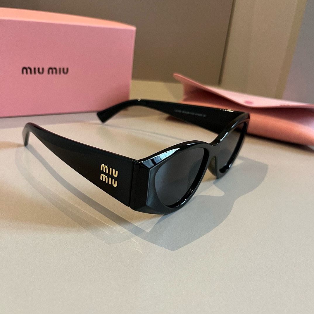 MiuMiu Okulary przeciwsłoneczne