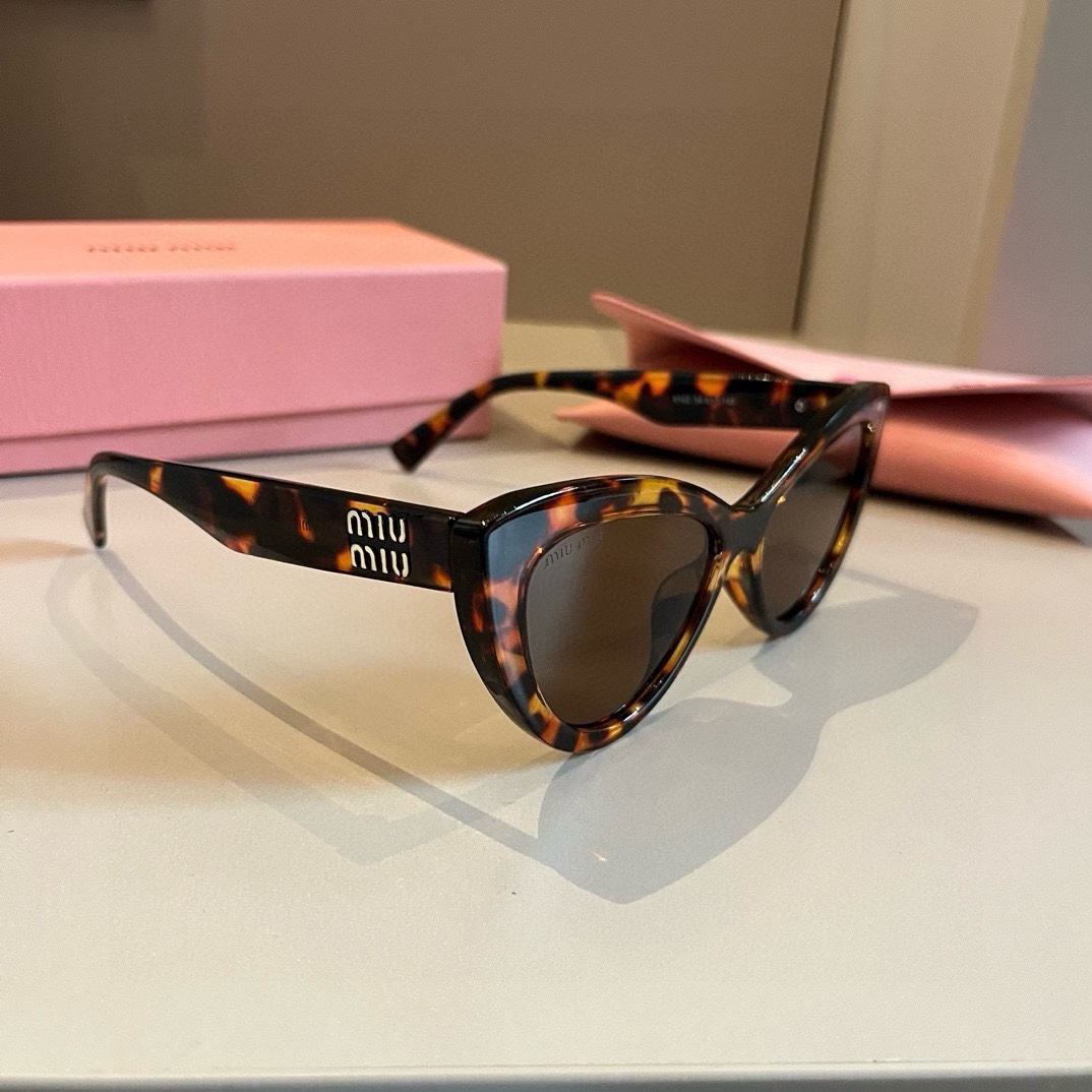 MiuMiu Okulary przeciwsłoneczne