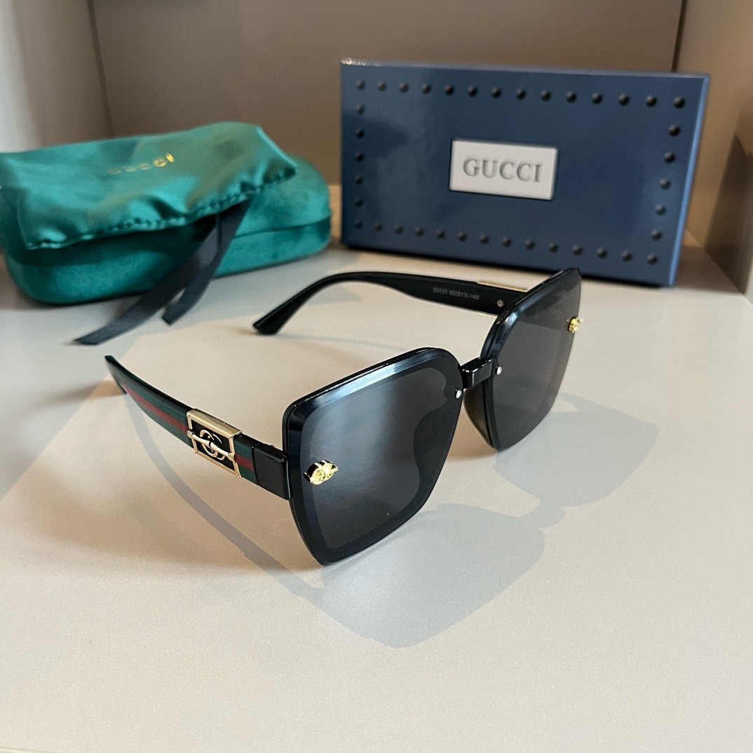 Gucci Okulary przeciwsłoneczne Kobiety Vintage