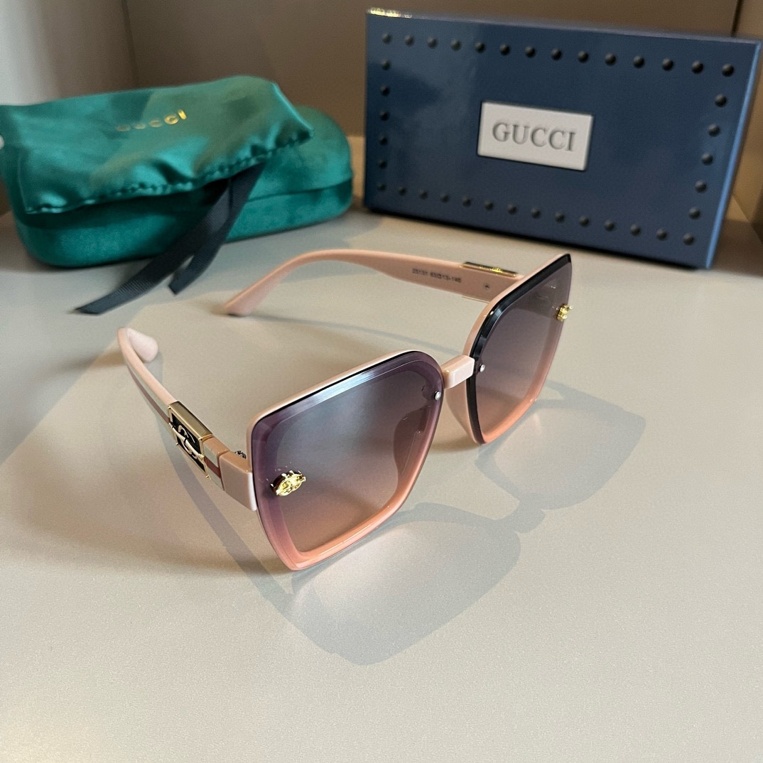 Gucci Okulary przeciwsłoneczne Kobiety Vintage