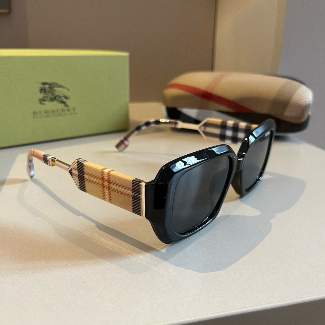 Burberry Okulary przeciwsłoneczne Unisex Kobiety Fashion