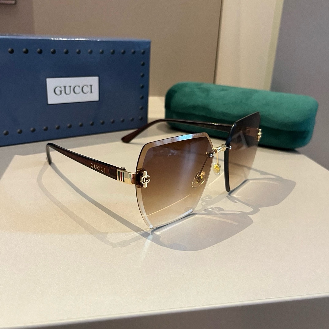 Gucci Tani
 Okulary przeciwsłoneczne Kobiety Vintage