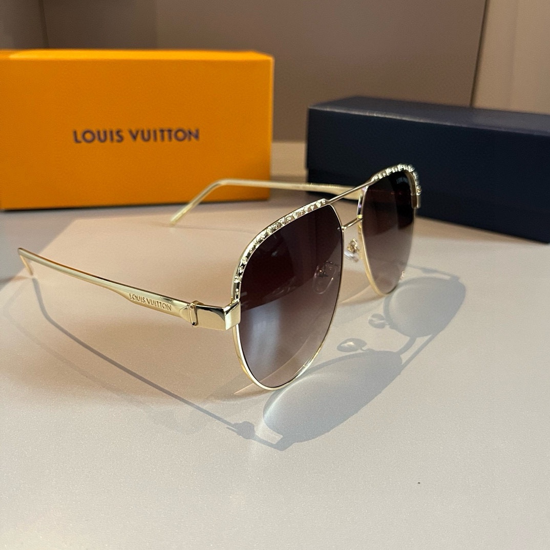 NO:269505,LV Louis Vuitton New first-time sunglasses, men and women's same style, invincible and comfortable to wear, fashion trendy style, classic metal single beam pilot toad-shaped fashionable sunglasses, glasses, louis vuitton, louis vuitton19860909LV路易威登 新款首发太阳镜 男女同款佩戴无敌舒适 时尚潮流款 经典款金属单梁飞行员蛤蟆形时尚太阳镜眼镜墨镜太阳镜,眼镜,louis vuitton,louis vuitton,glasses