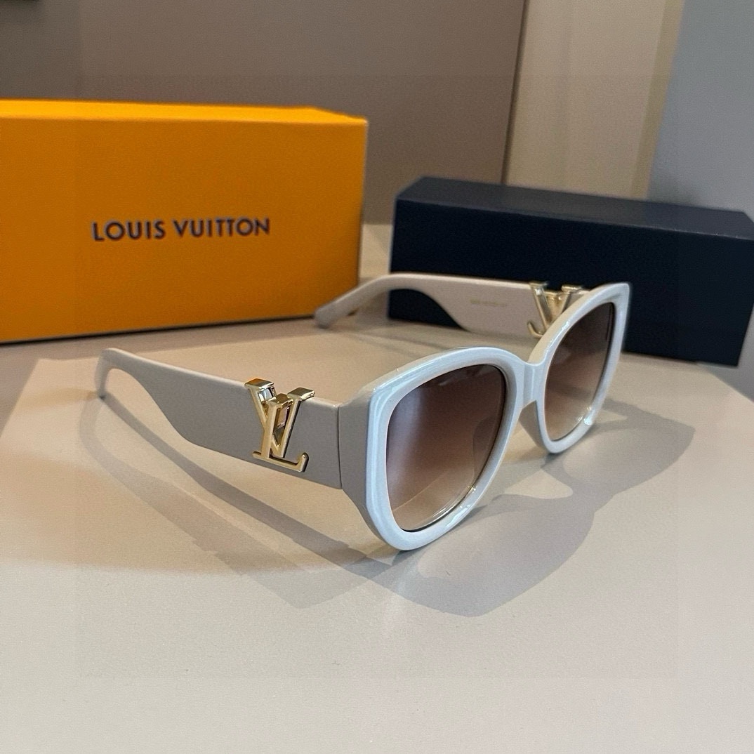 NO:269513,LV sunglasses Women's sunglasses look beautiful and look very generous on the face, and the face is small. The small print will not feel like a rustic nouveau riche. Both men and women can wear it. Very fashionable glasses, sunglasses, sunglasses, glasses, louis vuitton19860909LV墨镜 女款墨镜好看上脸超大气显脸小,小满印不会有土气暴发户的感觉,男女都能带,很时髦眼镜墨镜太阳镜,眼镜,louis vuitton,glasses