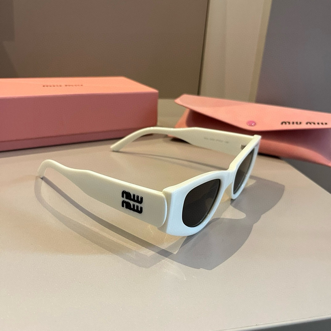 NO:242045,Miumiu Miu cat-eyed sunglasses, exquisite MiuMiu small logo, major internet celebrity bloggers recommend glasses sunglasses, glasses, miumiu19860909miumiu缪缪猫眼太阳镜,精致的MiuMiu小logo,各大网红博主推荐眼镜墨镜太阳镜,眼镜,miumiu,glasses