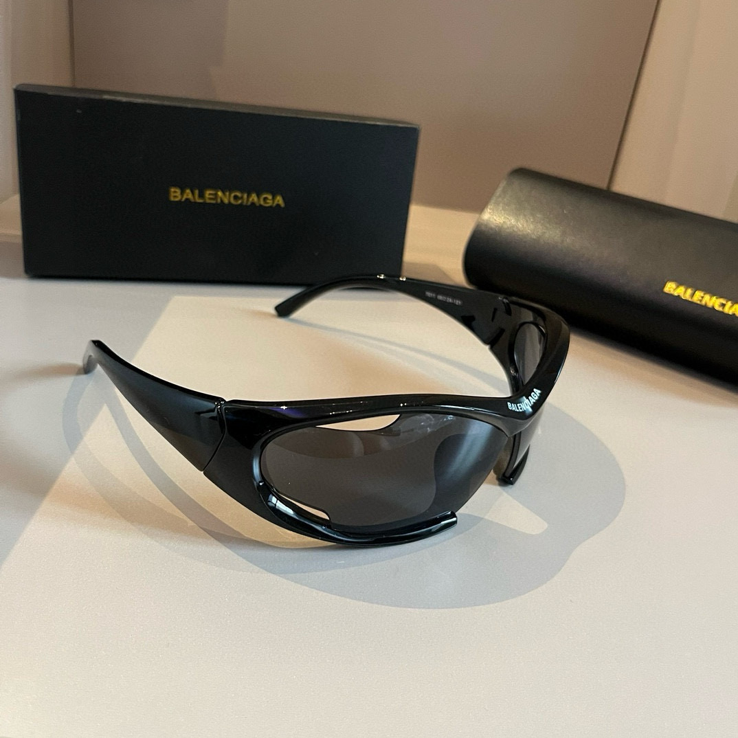 NO:242503,Balenciaga sunglasses BB0317S BALENCIAGA luxury brand Balenciaga trendy sunglasses special channel goods The face is super stylish, very beautiful, super stylish style is super textured, the same style as men and women Size: 77-23-125 glasses sunglasses, glasses, balenciaga, balenciaga19860909巴黎世家墨镜BB0317S BALENCIAGA 奢侈品牌巴黎世家潮款太阳镜特殊渠道货 上脸超有型很漂亮超有型的款式超有质感 男女同款 尺寸:77-23-125眼镜墨镜太阳镜,眼镜,balenciaga,balenciaga,glasses