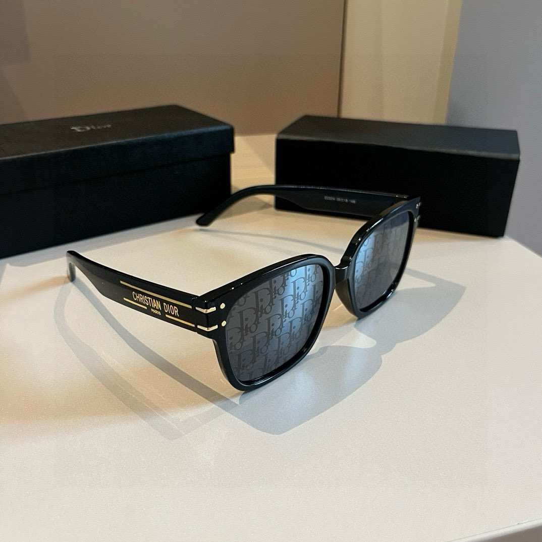 NO:242495,Dior Dior men and women sunglasses, full of three-dimensionality. High-definition lenses. Novelty. Super good texture. Versatile. Simple. Glasses. Sunglasses, sunglasses, glasses, dior, dior19860909Dior迪奥 男女款太阳墨镜,立体感十足. 高清镜片.新颖.质感超好 百搭.简洁.眼镜墨镜太阳镜,眼镜,dior,dior,glasses