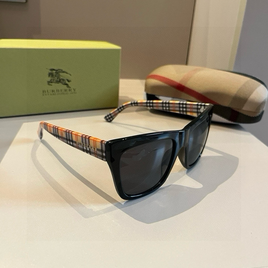 NO:243876,Burberry Burberry's new sunglasses must be used for traveling many celebrities. Sunglasses, glasses, sunglasses, sunglasses, glasses, burberry, burberry19860909Burberry巴宝莉新款太阳墨镜出行必众备多明星同款 太阳镜眼镜墨镜太阳镜,眼镜,burberry,burberry,glasses