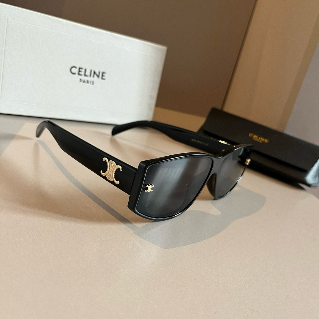 NO:245024,CELINE | Celine Sunglasses CELINE is a French light luxury brand. Founded in 1945, it is headquartered in Paris, France. The brand has a strong brand style, independent wine, and is always free to drink, showing charm. This square-frame cat glasses frame, paired with the Arc de Triomphe 1og0, is unique and fashionable, showing charm!  glasses sunglasses sunglasses, glasses, celine, celine19860909CELINE |赛琳太阳镜 CELINE是一个法国轻奢品牌.品牌创立于 1945年,总部位于法国巴黎,品牌品牌风格浓烈、酒 脱独立,时刻挥酒自如,彰显魅力,这款方框猫 眼镜框,搭配双腿凯旋门1og0,个性时尚,彰显魅力！眼镜墨镜太阳镜,眼镜,celine,celine,glasses