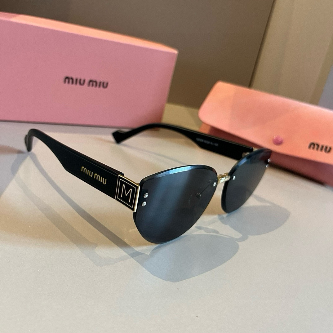 NO:245034,Miumiu new sunglasses, high-end frameless sunglasses for women's ultraviolet-proof driving special large face slimming one-piece glasses glasses sunglasses, glasses, miumiu19860909缪缪miumiu新款太阳镜,高级感无框太阳镜女款防紫外线开车专用大脸显瘦连体眼镜眼镜墨镜太阳镜,眼镜,miumiu,glasses