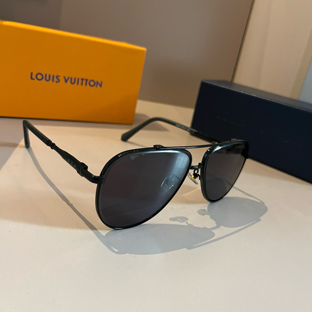 NO:249865,LV Louis Vuitton New first-time sunglasses, men and women's same style, invincible and comfortable to wear, fashion trendy style, classic metal single beam pilot toad-shaped fashionable sunglasses, glasses, louis vuitton, louis vuitton19860909LV路易威登 新款首发太阳镜 男女同款佩戴无敌舒适 时尚潮流款 经典款金属单梁飞行员蛤蟆形时尚太阳镜眼镜墨镜太阳镜,眼镜,louis vuitton,louis vuitton,glasses