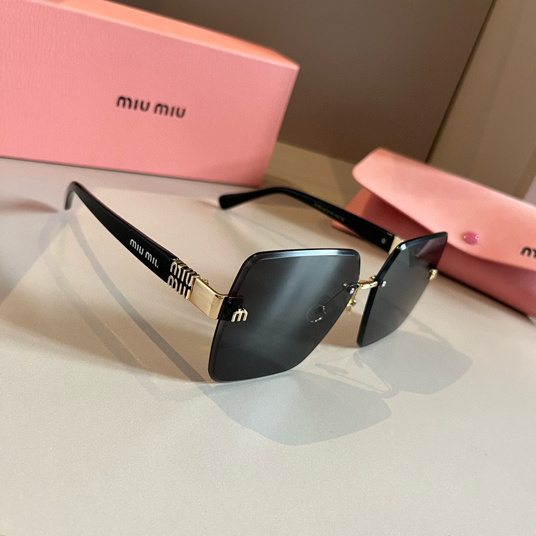 NO:249875,Miumiu new sunglasses, high-end frameless sunglasses for women's ultraviolet-proof driving, large face slimming one-piece glasses, glasses, miumiu19860909缪缪miumiu新款太阳镜,高级感无框太阳镜女款防紫外线开车专用大脸显瘦连体眼镜 眼镜墨镜太阳镜,眼镜,miumiu,glasses