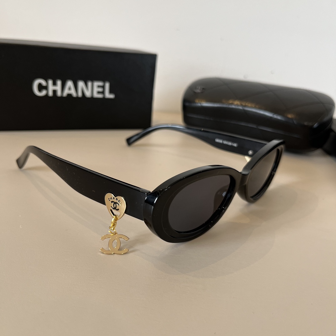 NO:253439,Chanel Chanel sunglasses, sunglasses, high-end European and American style glasses, super face-modifying glasses, sunglasses, glasses, chanel, chanel19860909批 Chanel香奈儿 太阳镜,遮阳镜,高端欧美风这样镜,超级修饰脸型眼镜墨镜太阳镜,眼镜,chanel,chanel,glasses